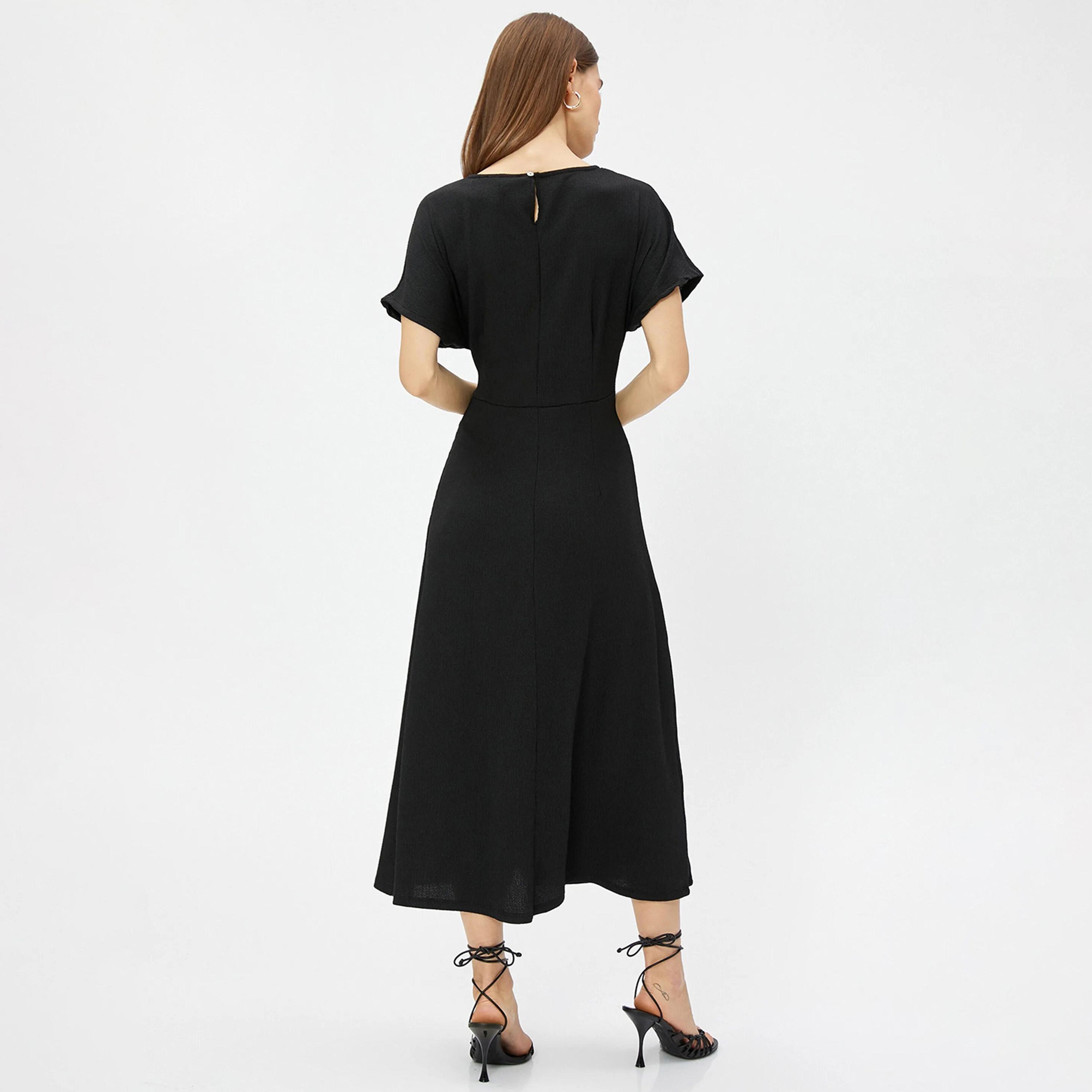 فستان نسائي متوسط الطول أسود سادة برقبة قارب من كوتون-women-clothing-dresses-image-3