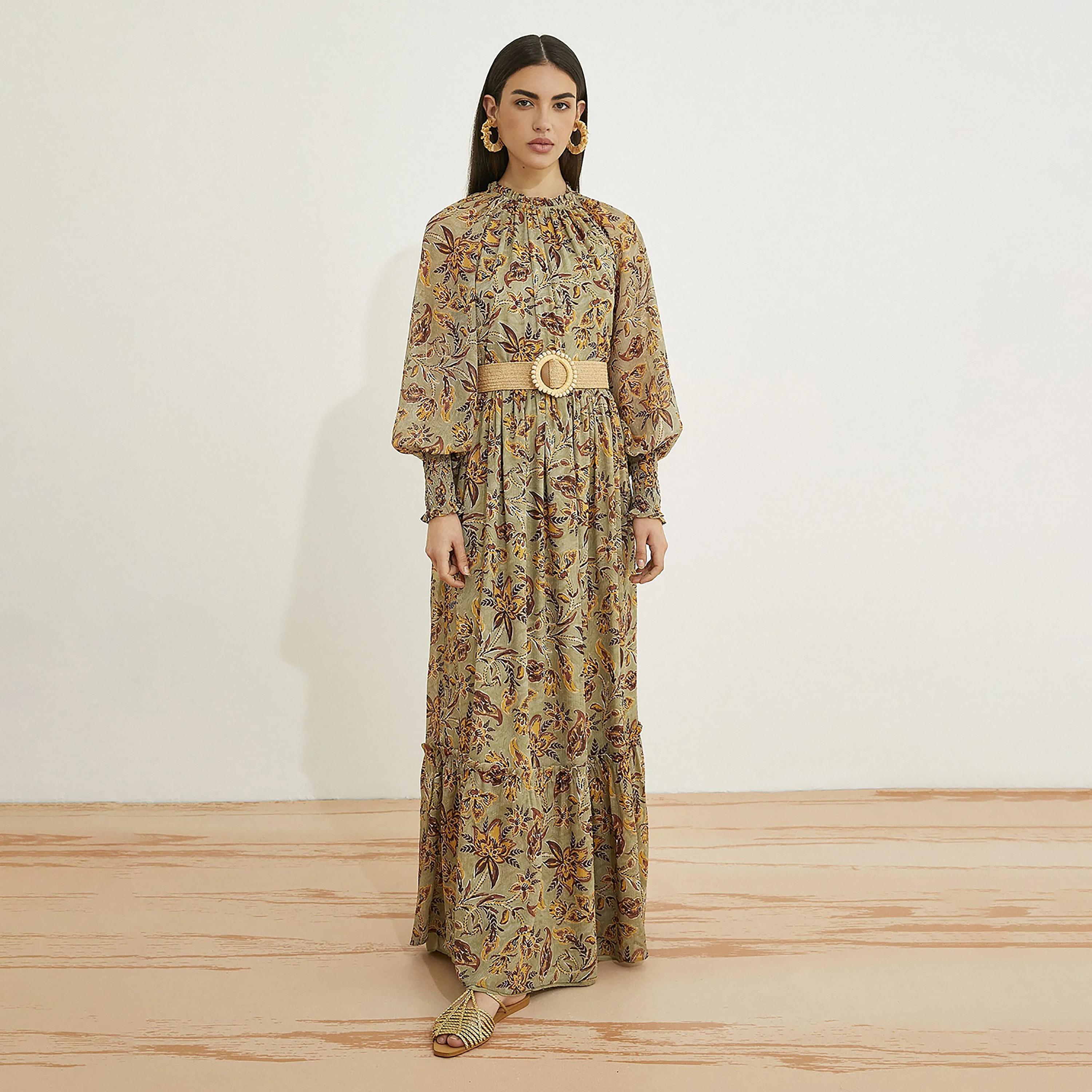 فستان ماكسي نسائي بني اللون بأكمام منفوخة ورقبة مكشكشة وأزهار من كوتون-women-clothing-dresses-image-1