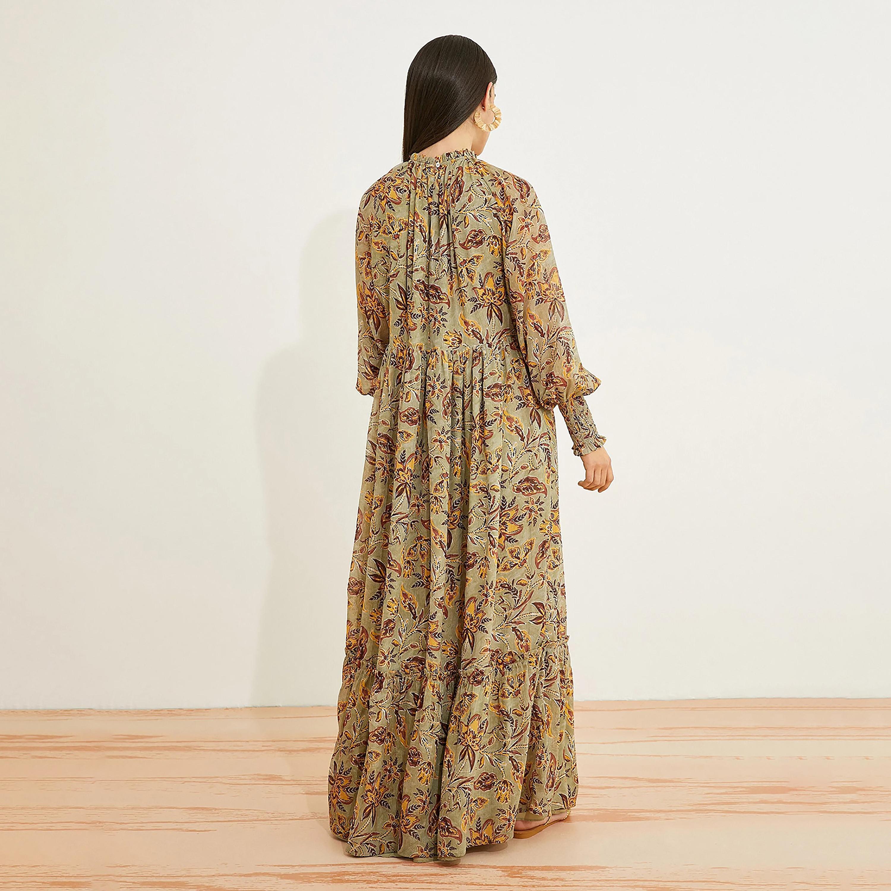 فستان ماكسي نسائي بني اللون بأكمام منفوخة ورقبة مكشكشة وأزهار من كوتون-women-clothing-dresses-image-3