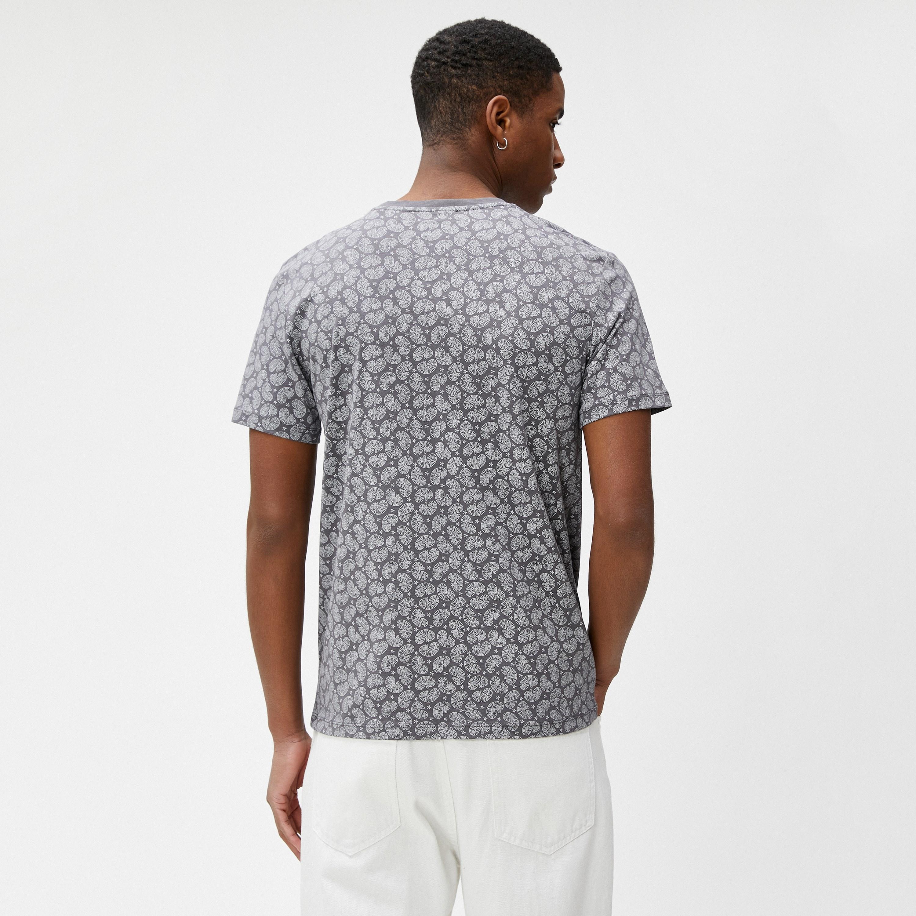 تي شيرت رجالي بياقة مستديرة وأكمام قصيرة بطبعة بيزلي من كوتون-men-clothing-tshirtsandpolos-tshirts-image-4