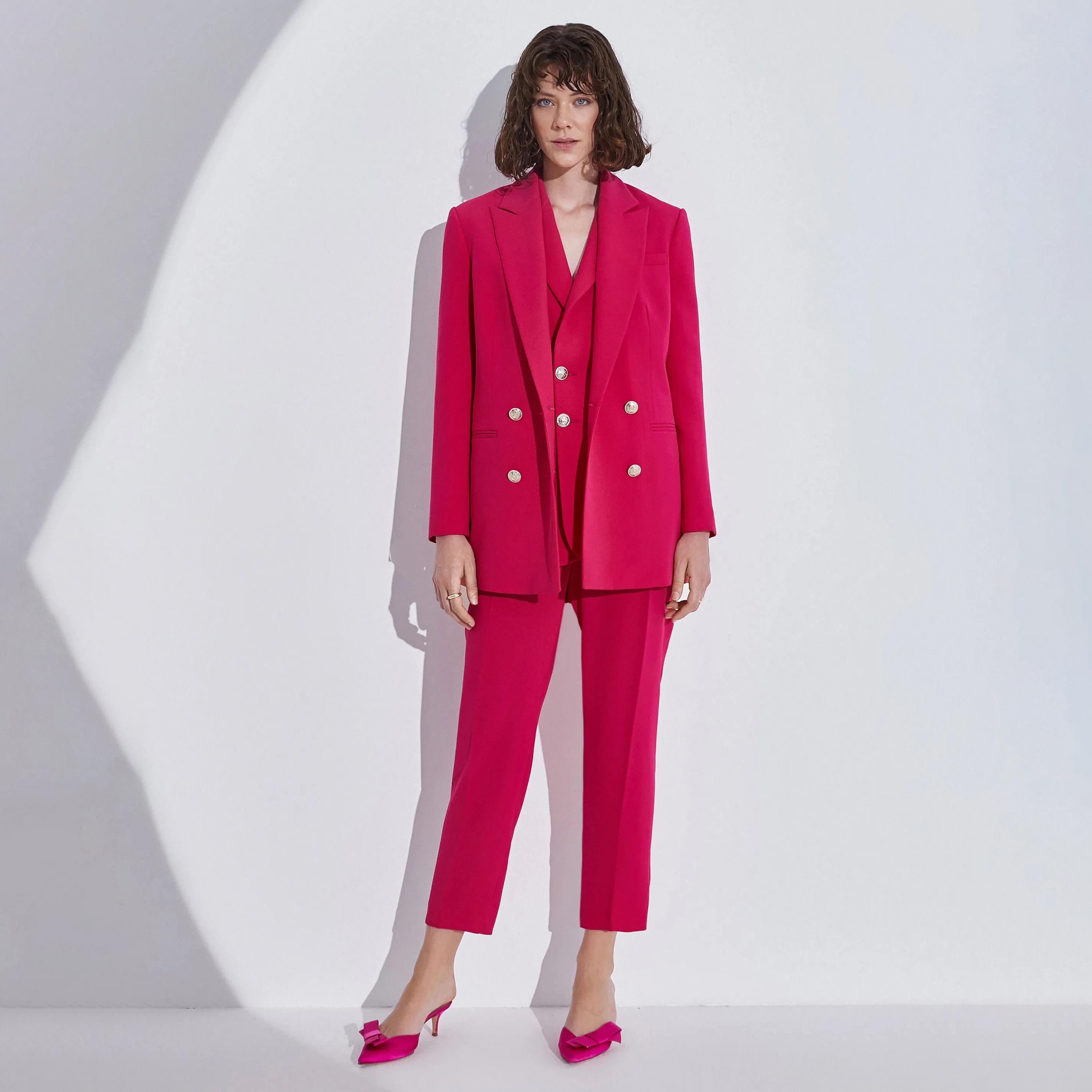 بليزر نسائي مزدوج الصدر بياقة طية صدر وردية من كوتون-women-clothing-coatsandjackets-blazers-image-2