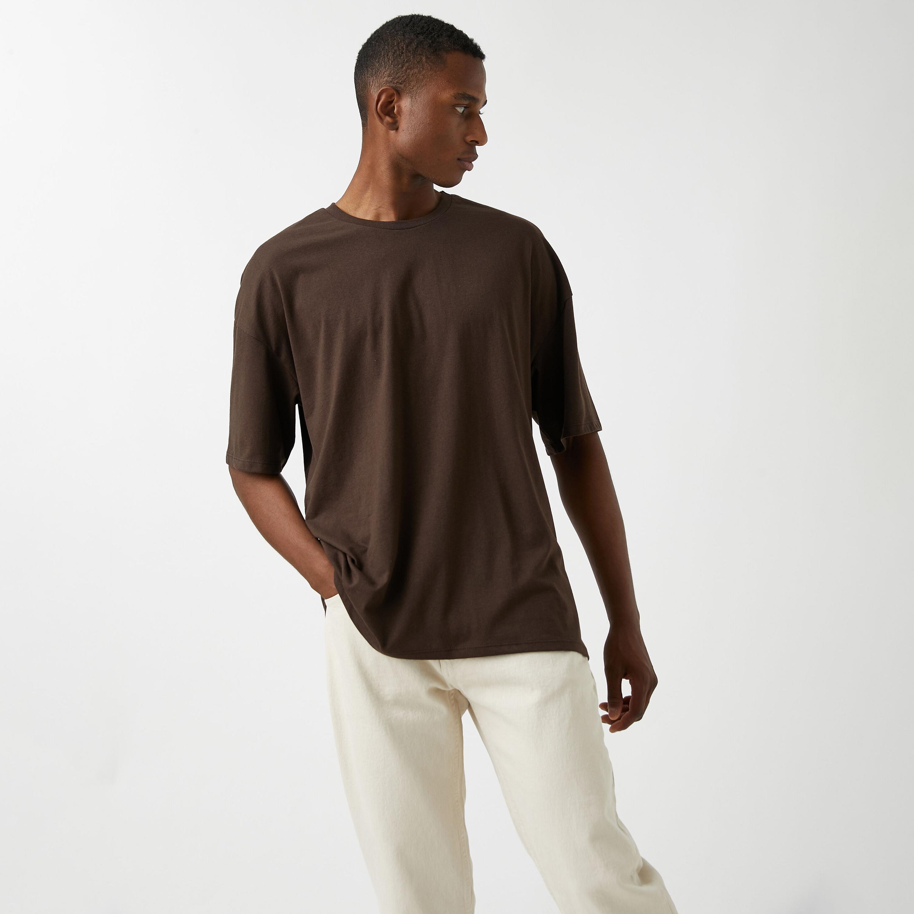 تيشيرت رجالي سادة بقصة رقبة مستديرة وأكتاف منسدلة من كوتون-men-clothing-tshirtsandpolos-tshirts-image-1