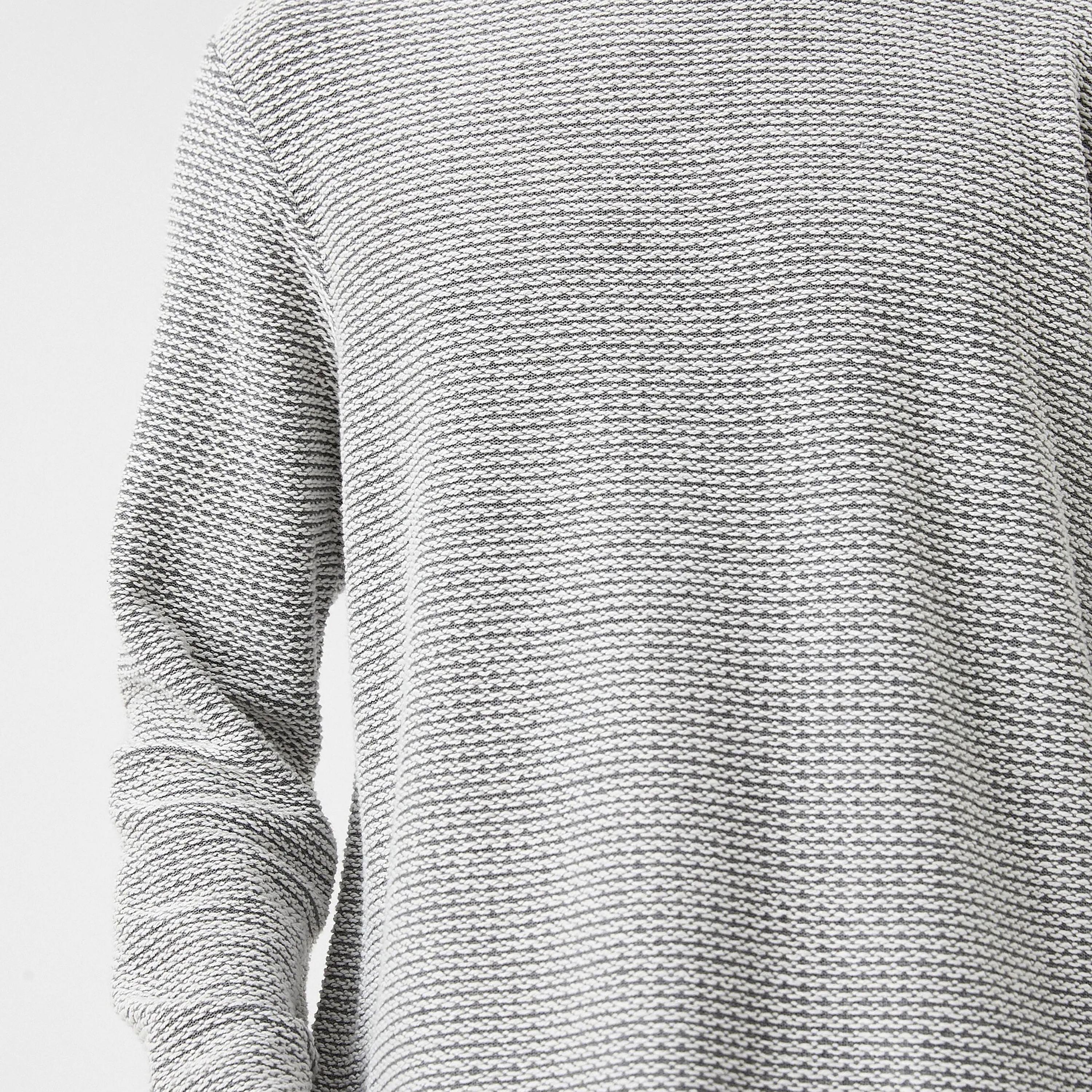 سترة رجالية ذات رقبة دائرية وأكمام طويلة من كوتون-men-clothing-sweatersandpullovers-image-3