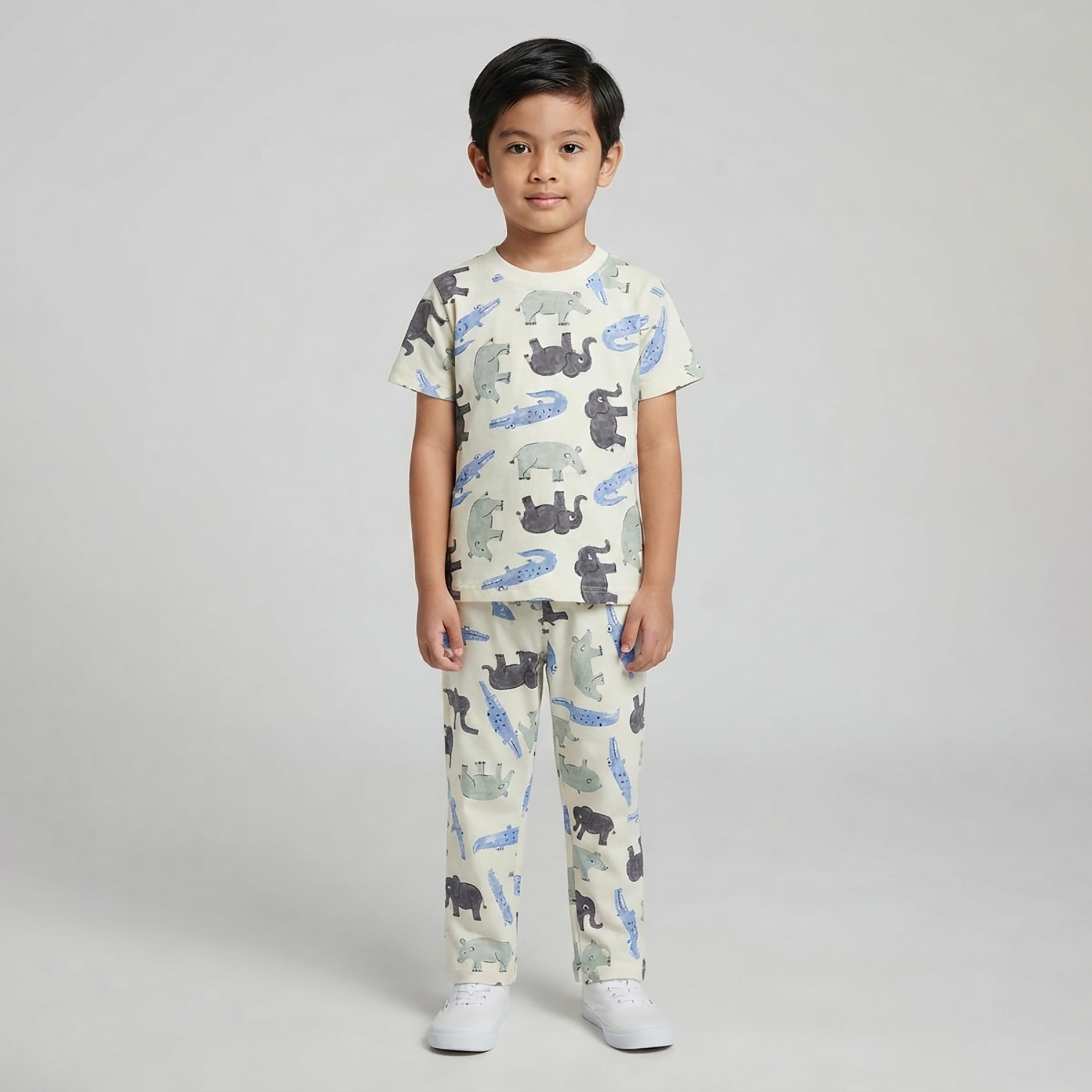 طقم تيشرت بأكمام قصيرة وبنطال بيجامة بطبعة حيوانات السفاري من بيبي كلو-boys-clothing-setsandcoords-image-1