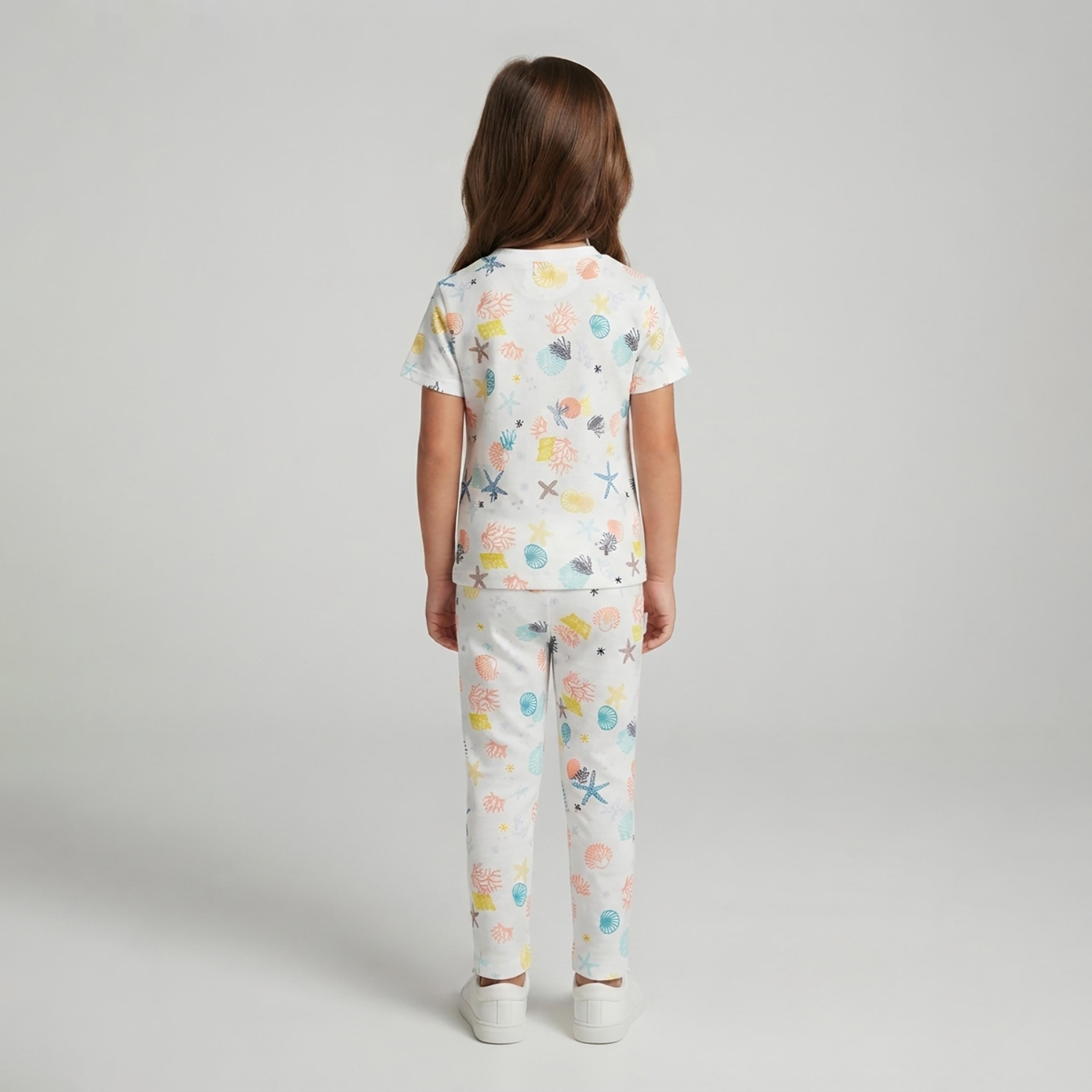 طقم تيشرت بأكمام قصيرة وبنطال بيجامة بطبعة قواقع البحر ونجم البحر من بيبي كلو-baby-girls-clothing-setsandcoords-image-2