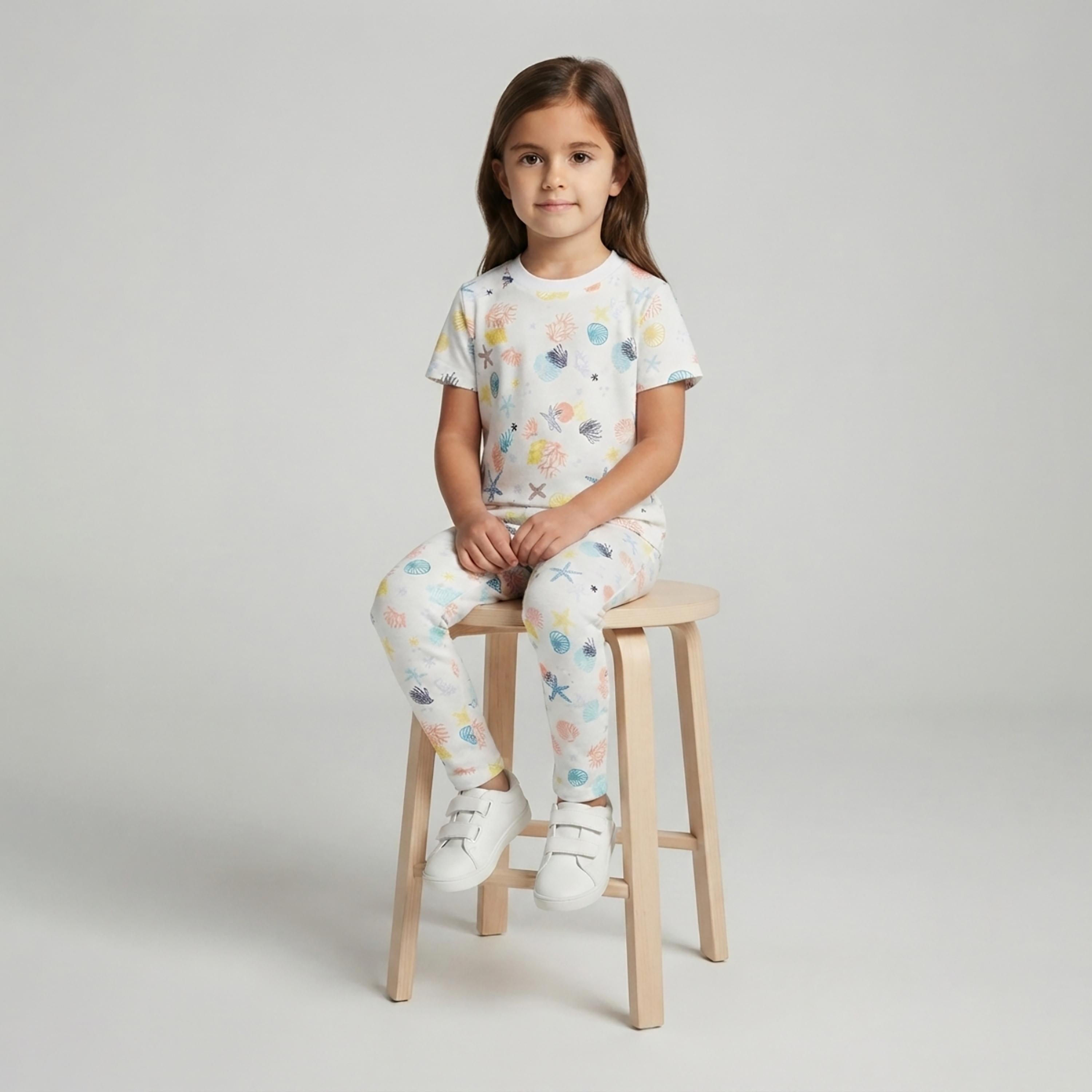 طقم تيشرت بأكمام قصيرة وبنطال بيجامة بطبعة قواقع البحر ونجم البحر من بيبي كلو-baby-girls-clothing-setsandcoords-image-4