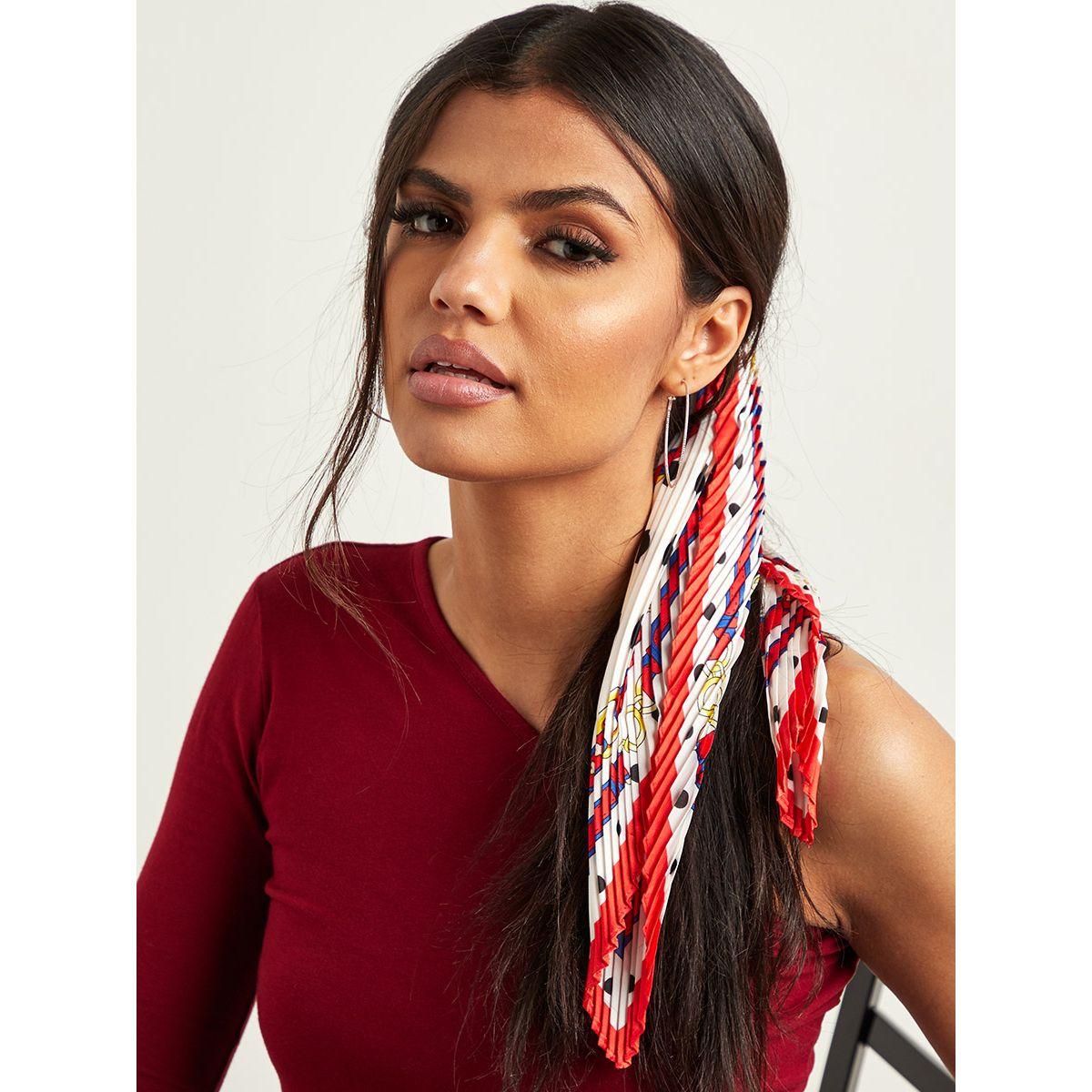 Styli Polka Dot Chain Print Pleated Neck Scarf-women-winterwear-scarves-image-6