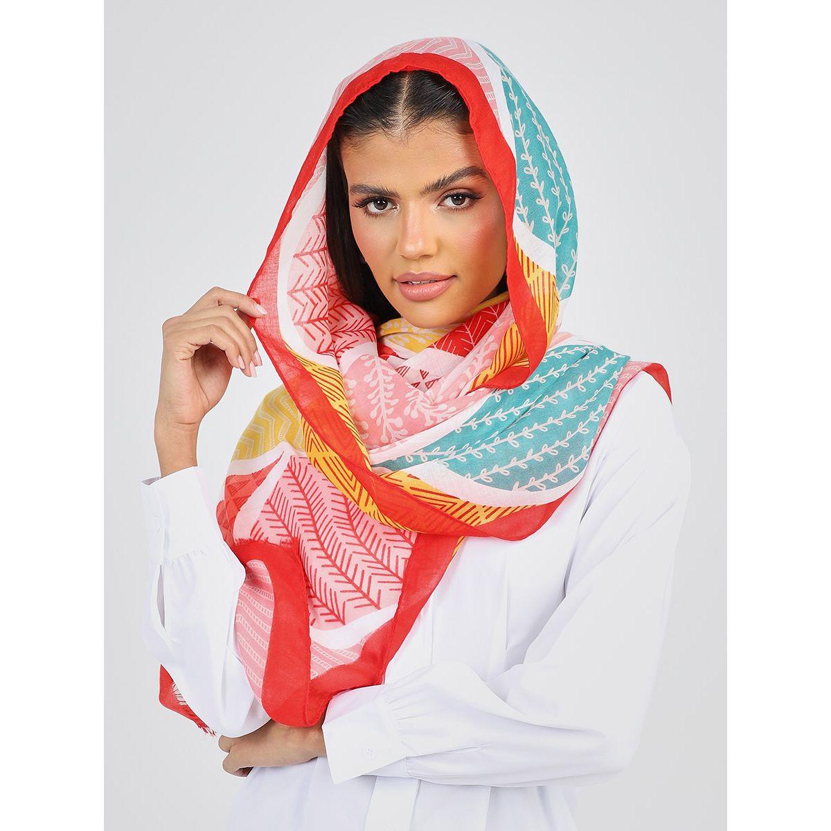 شال مطبوع بتفاصيل على الحواف-women-winterwear-scarves-image-3