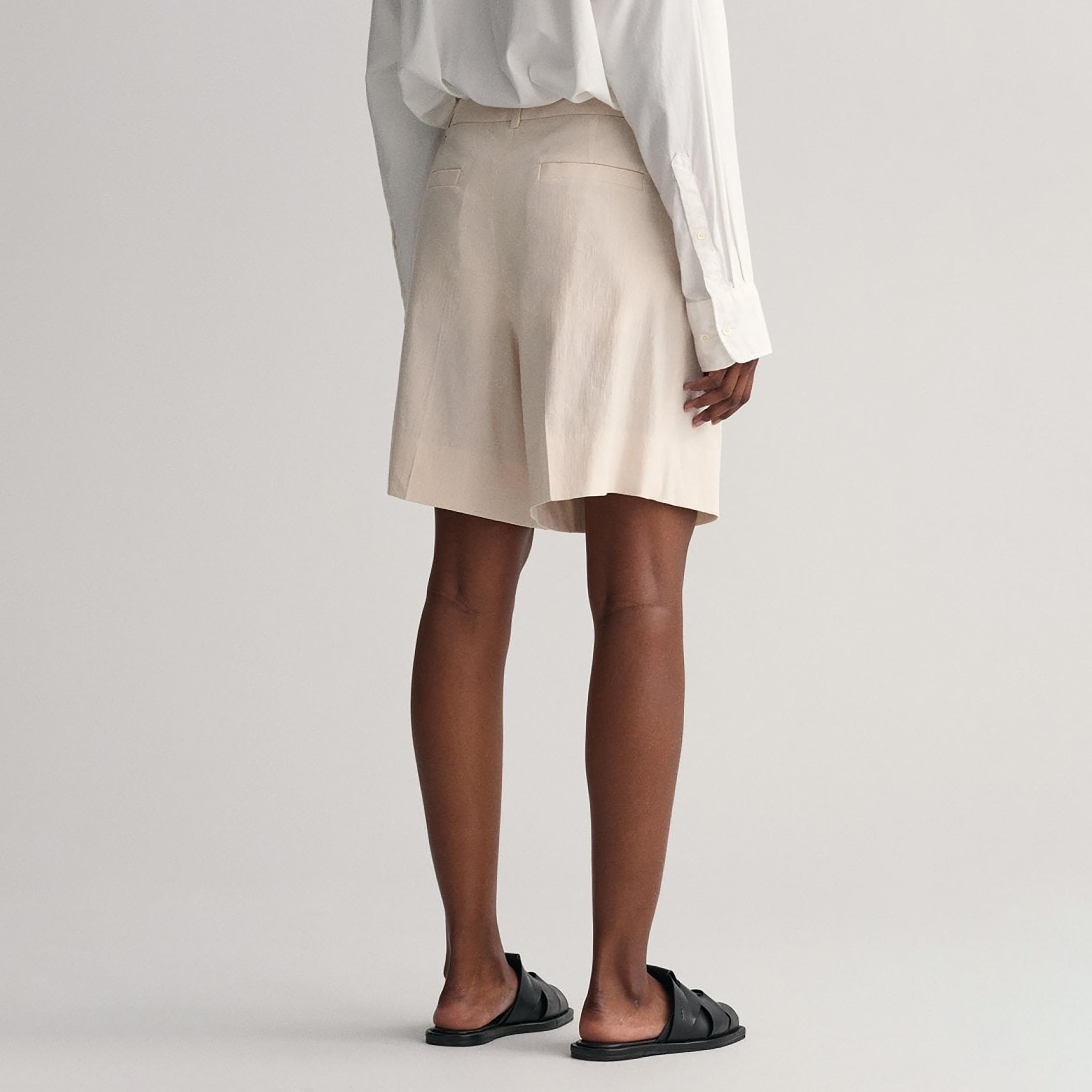 Gant Plain Mid-Rise Buttoned Shorts-women-clothing-bottoms-shorts-image-4