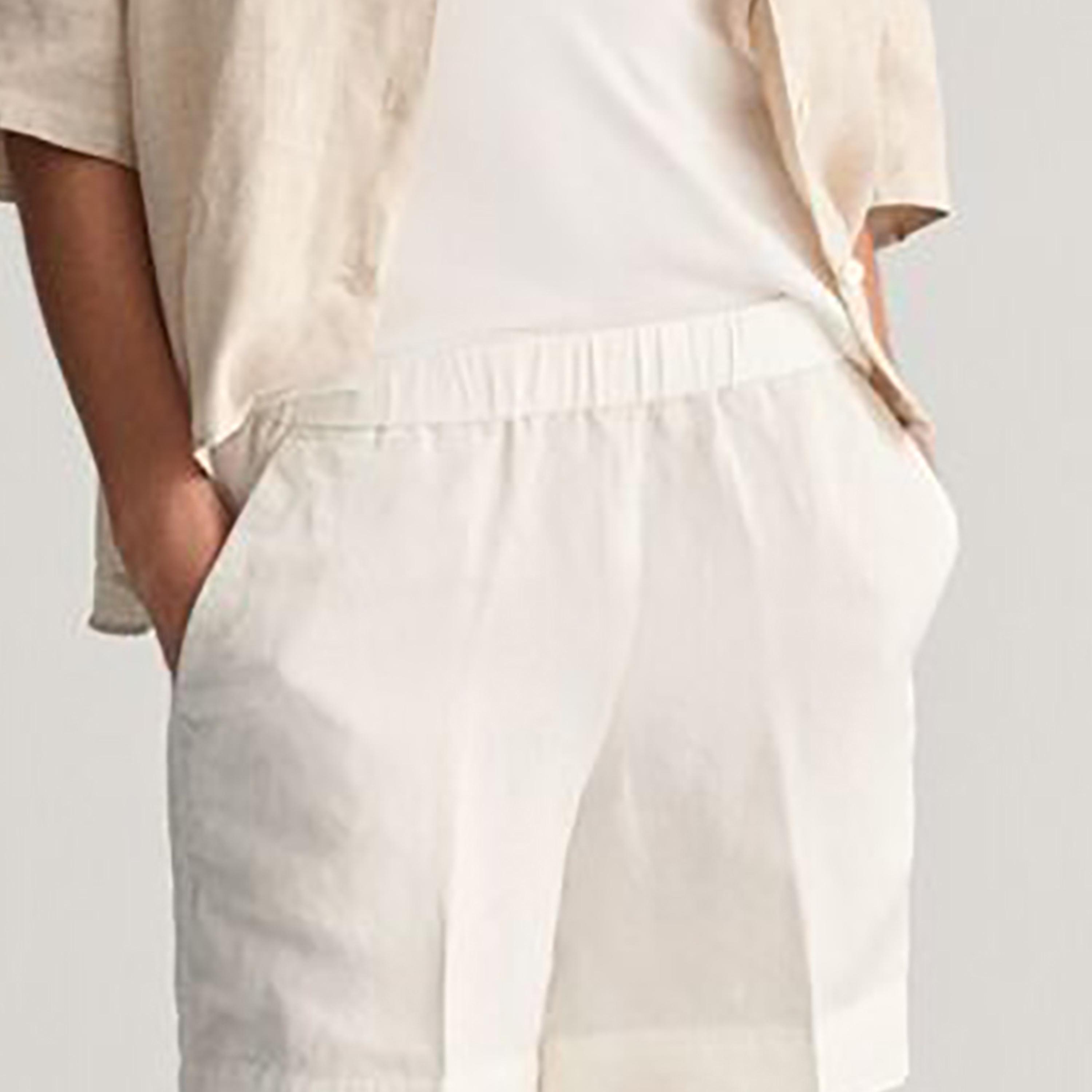 Gant شورت متوسط ​​الارتفاع بجيب مائل وحزام مطاطي-women-clothing-bottoms-shorts-image-3