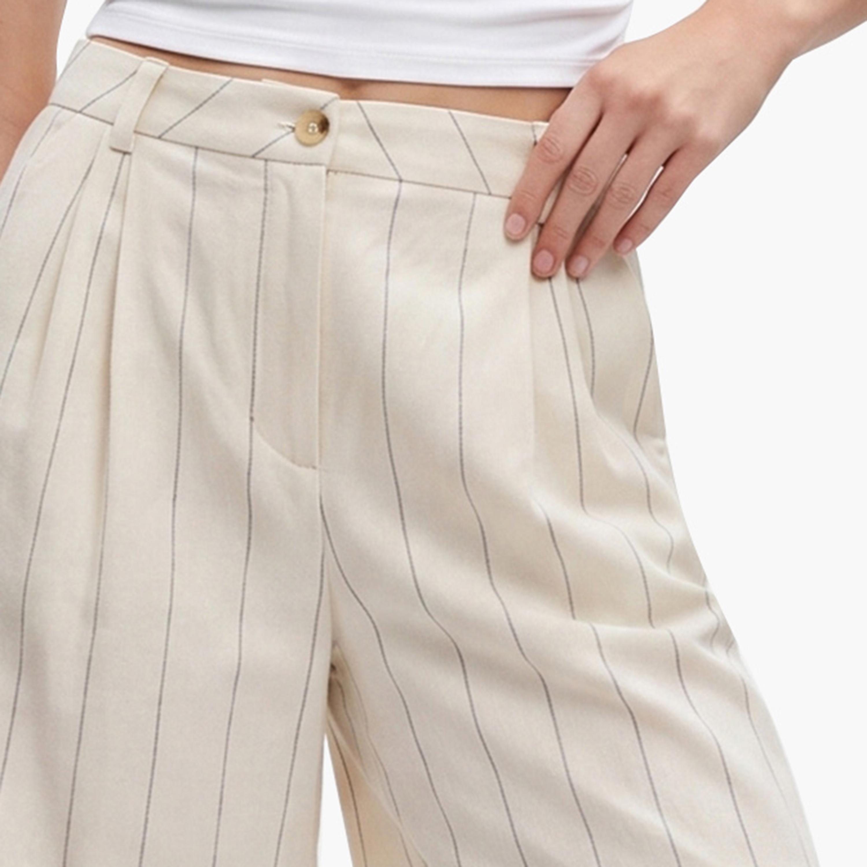 شورت نسائي مخطط من الكتان بخصر متوسط الارتفاع من غانت-women-clothing-shorts-image-4