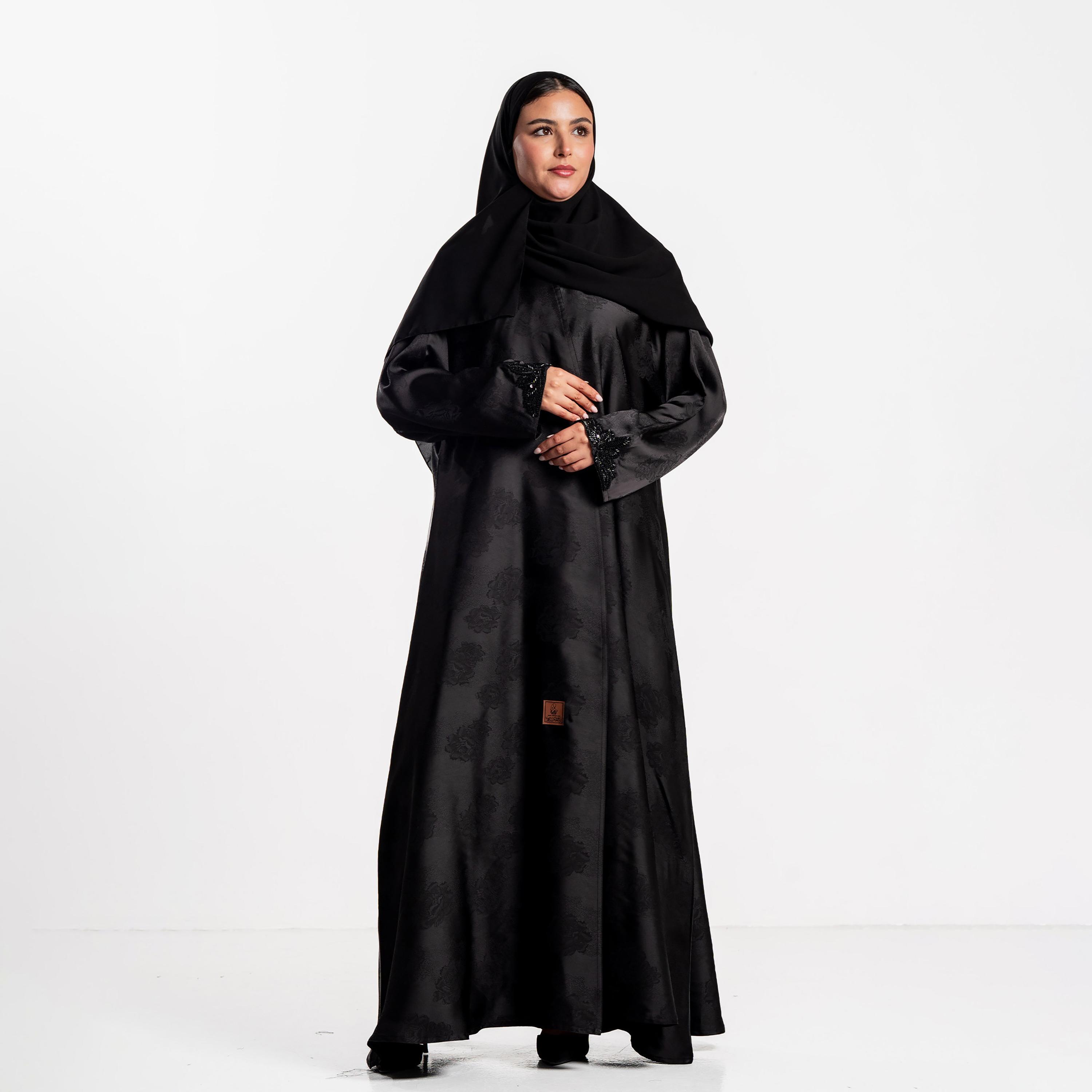 عباءة سوداء بطبعة زهور مع حجاب للنساء من زاهية-women-arabicclothing-abayas-image-1