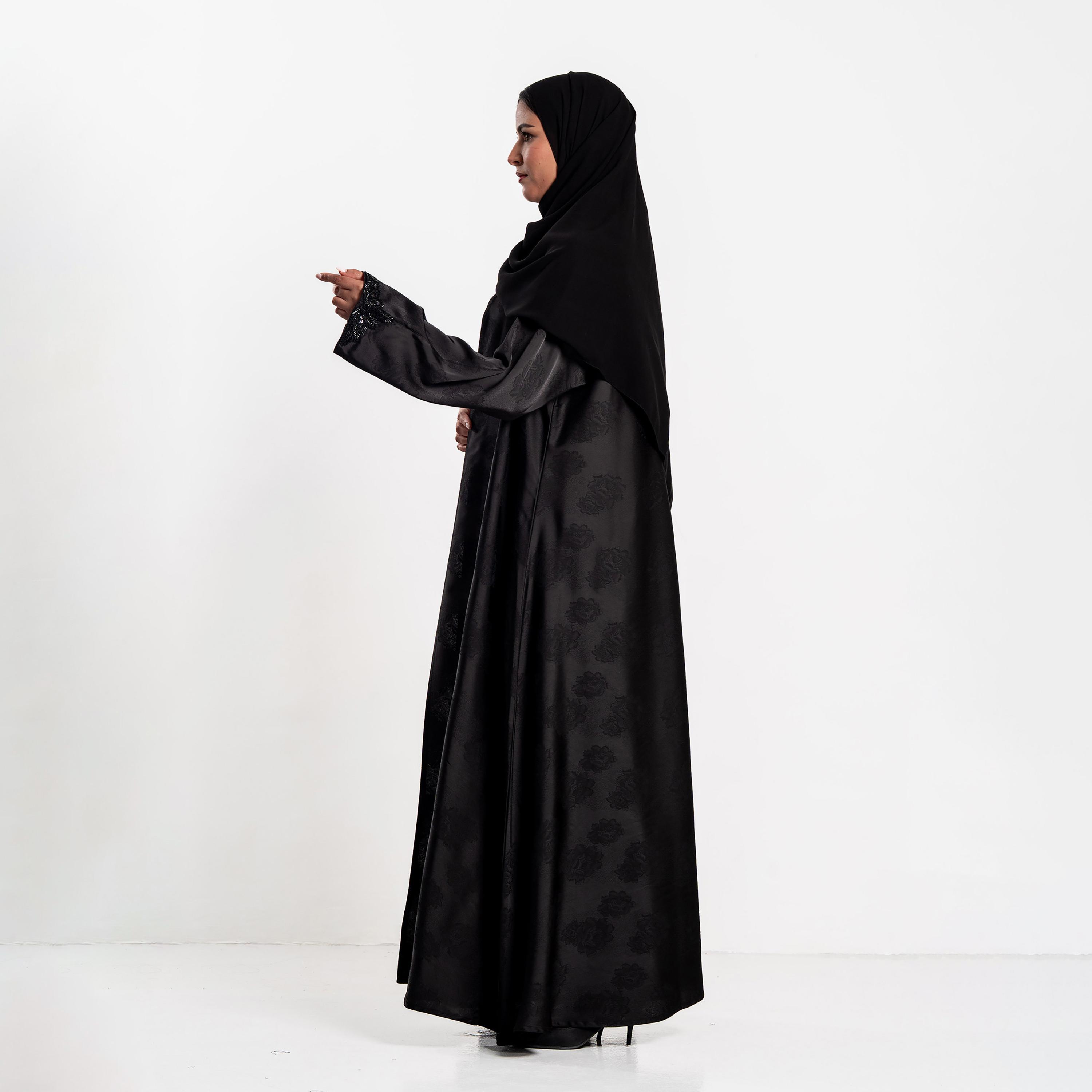 عباءة سوداء بطبعة زهور مع حجاب للنساء من زاهية-women-arabicclothing-abayas-image-4