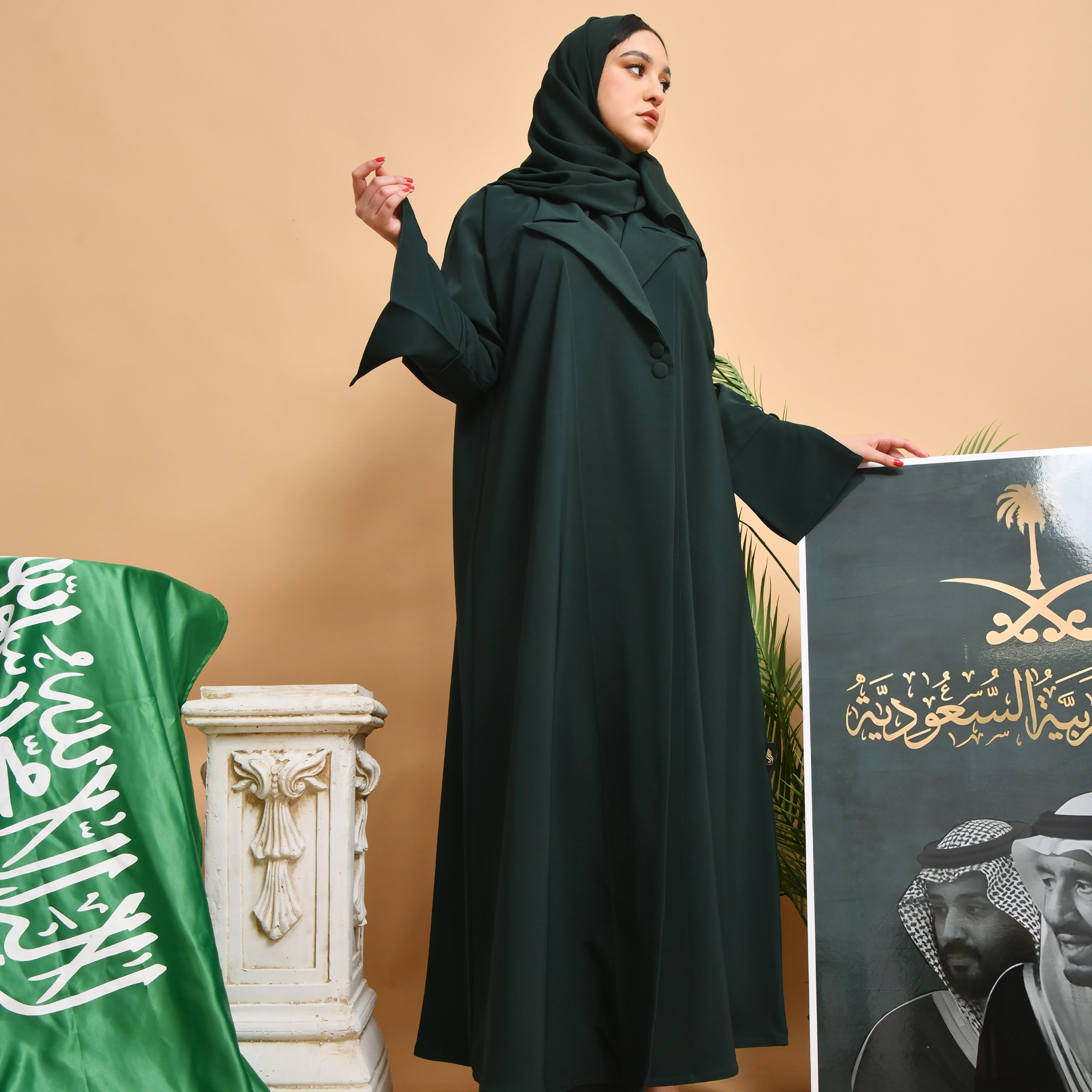  عباية نسائية باللون الأخضر من الكريب مع ياقة طية صدر باكمام مشقوقة وحجاب من حوراء-women-arabicclothing-abayas-image-5