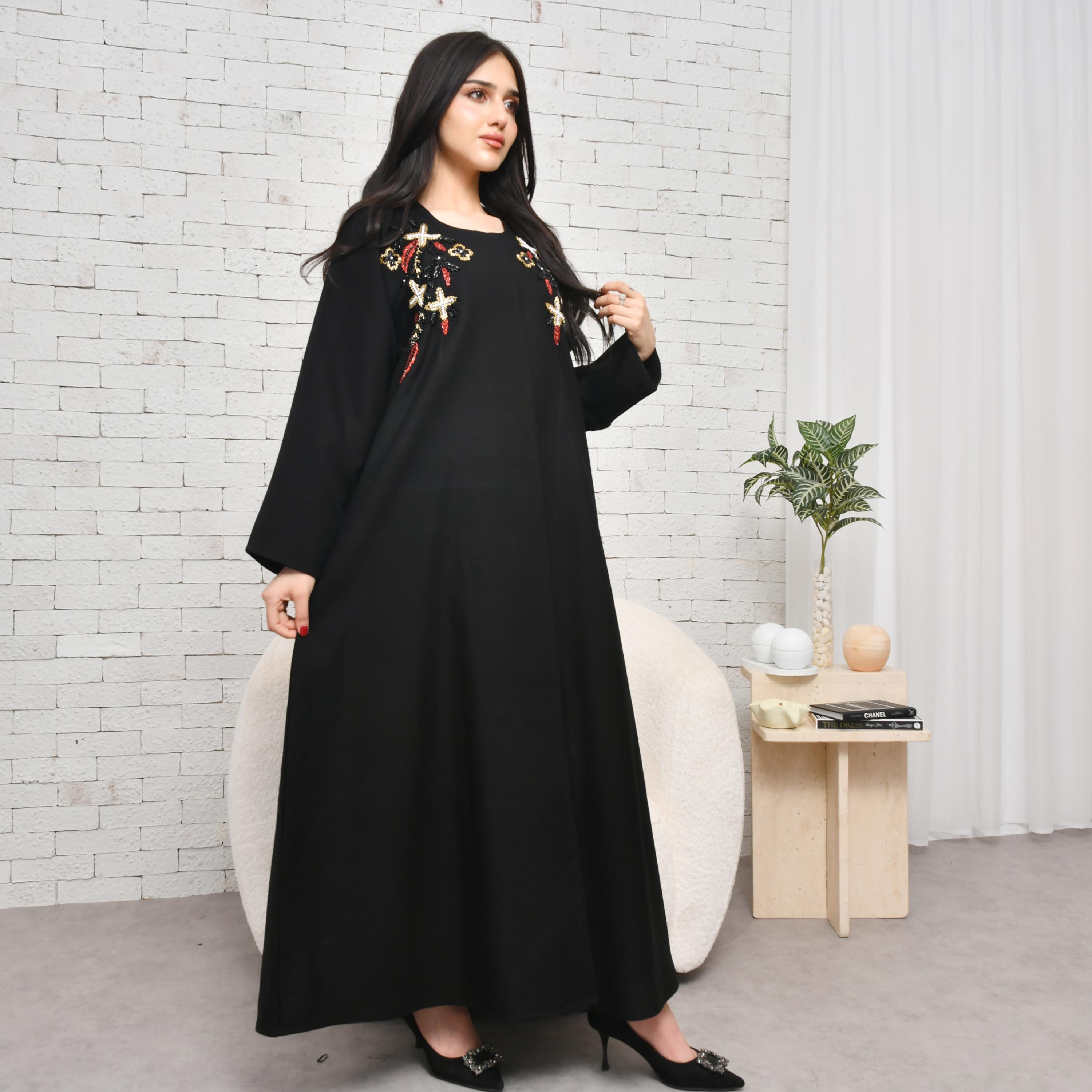 عباية نسائية من الكريب المطرز باللون الأسود مع الحجاب من حوراء-women-arabicclothing-abayas-image-1