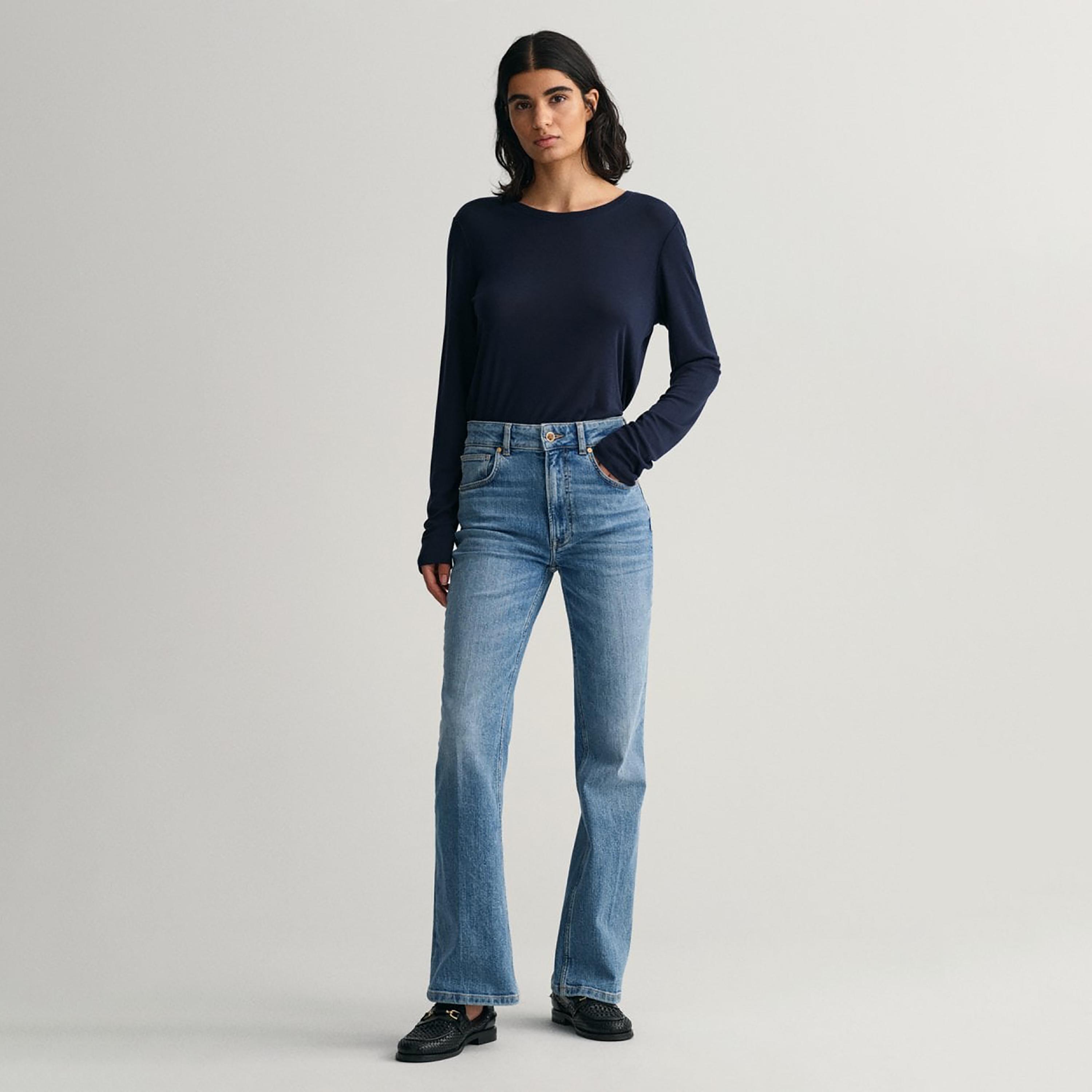 Gant Straight Fit Mid-Rise Jeans with 5 Pockets-women-clothing-bottoms-jeans-image-4