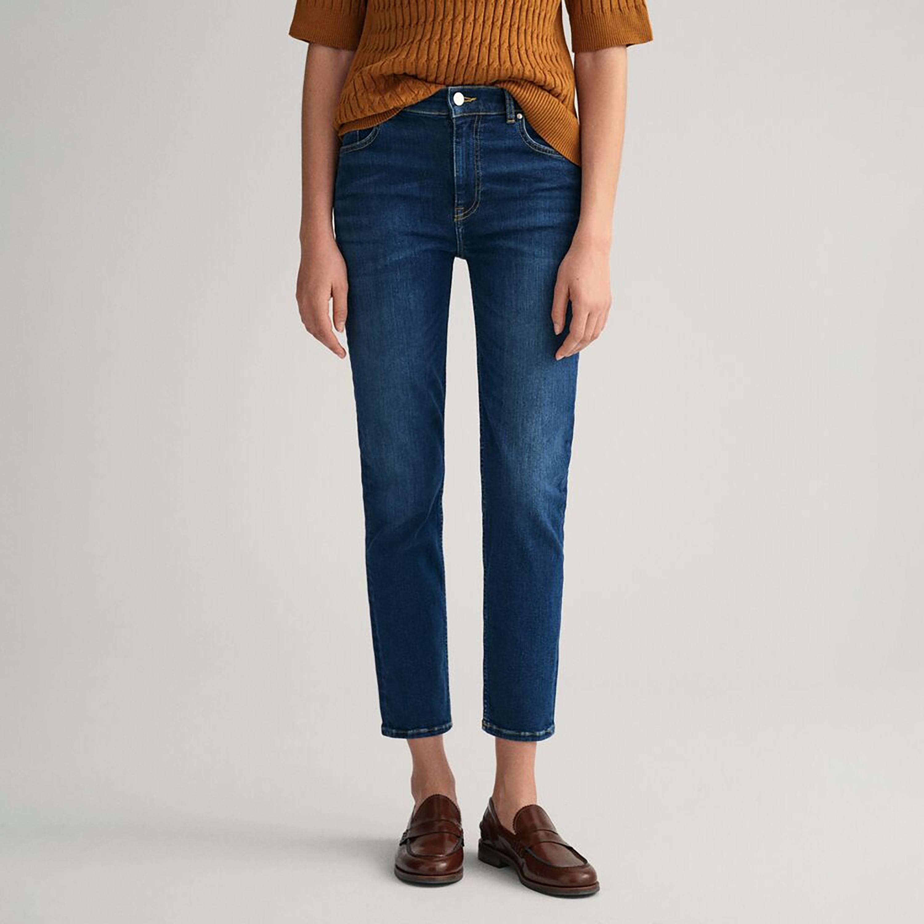 بنطال جينز كروپ نسائي ضيق ومغسول بـ 5 جيوب وخصر متوسط الارتفاع من غانت-women-clothing-bottoms-jeans-image-1