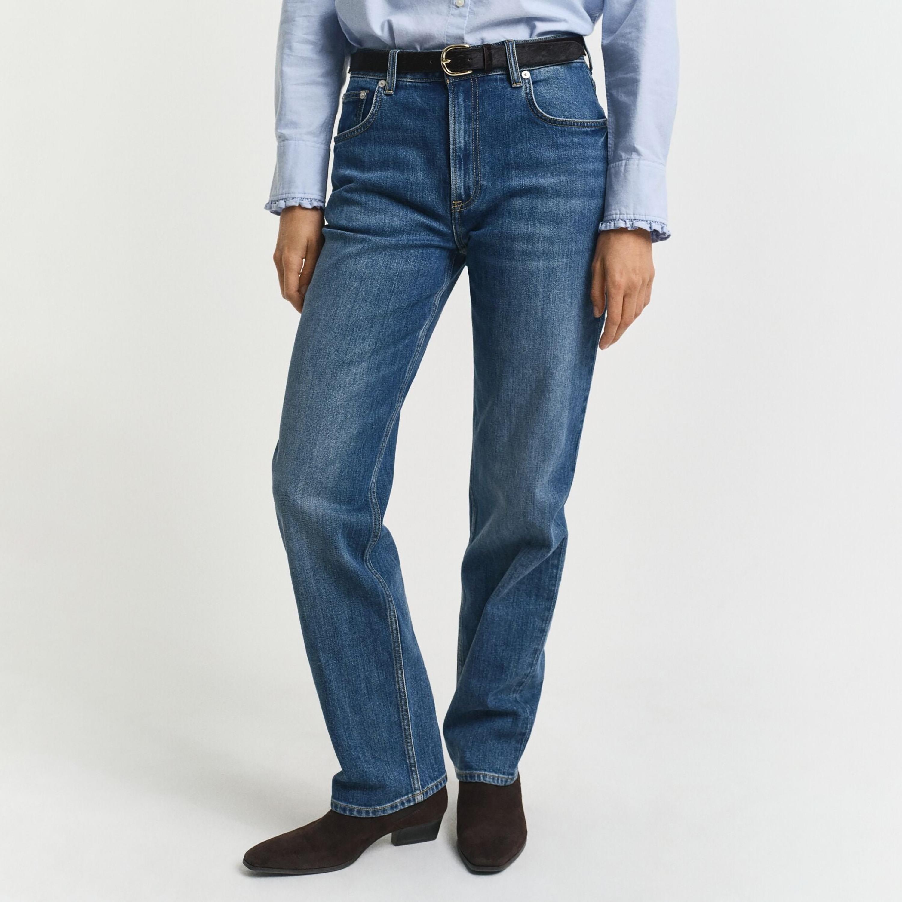 بنطلون جينز نسائي بخصر متوسط وقصة "ريجيولار فيت" بمظهر باهت فاتح من جانت-women-clothing-bottoms-jeans-image-1