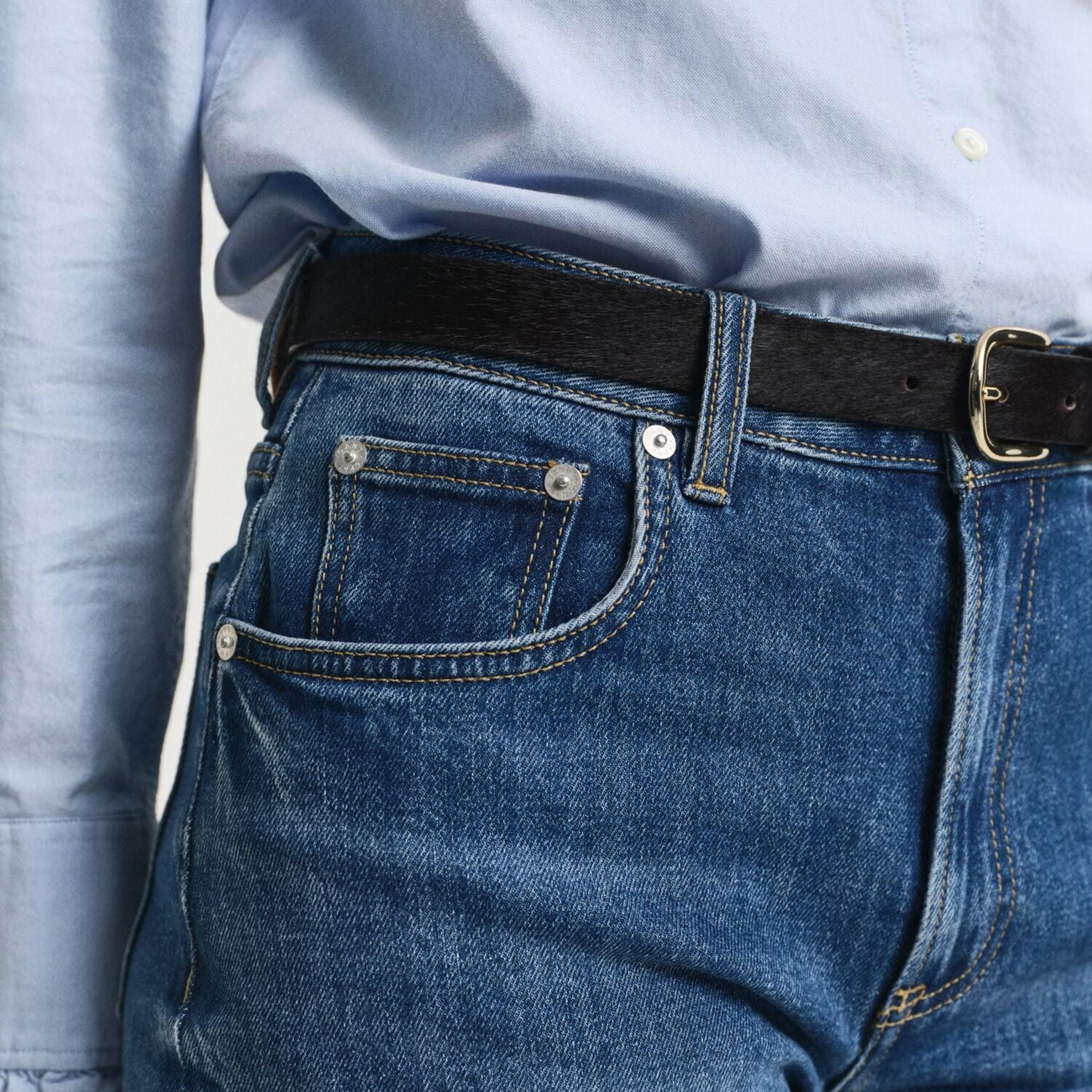 بنطلون جينز نسائي بخصر متوسط وقصة "ريجيولار فيت" بمظهر باهت فاتح من جانت-women-clothing-bottoms-jeans-image-3