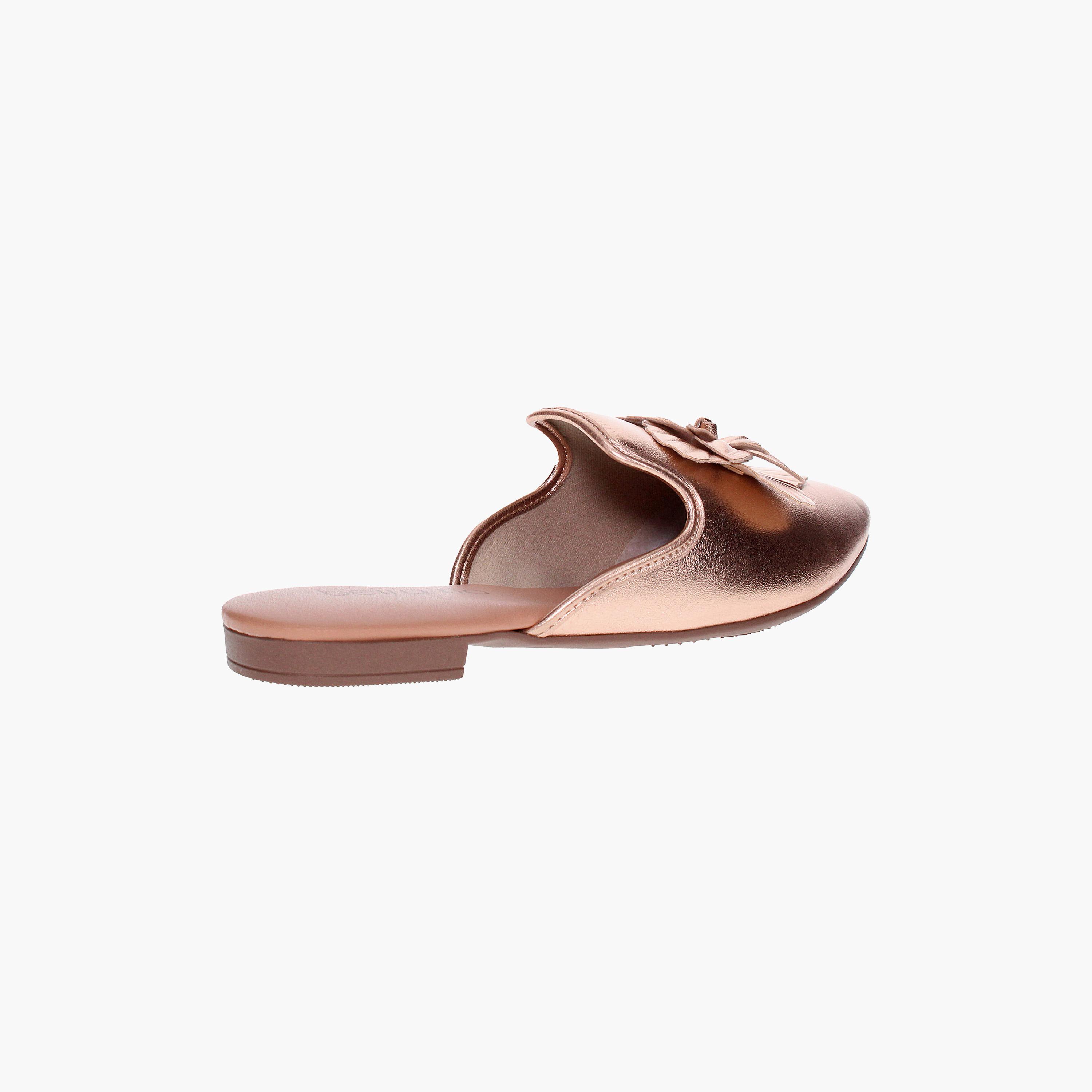 حذاء ميولز نسائي معدني من بيرا ريو مع مزين بزهور | 4134-1004-14710-women-shoes-loafersandmoccasins-image-2