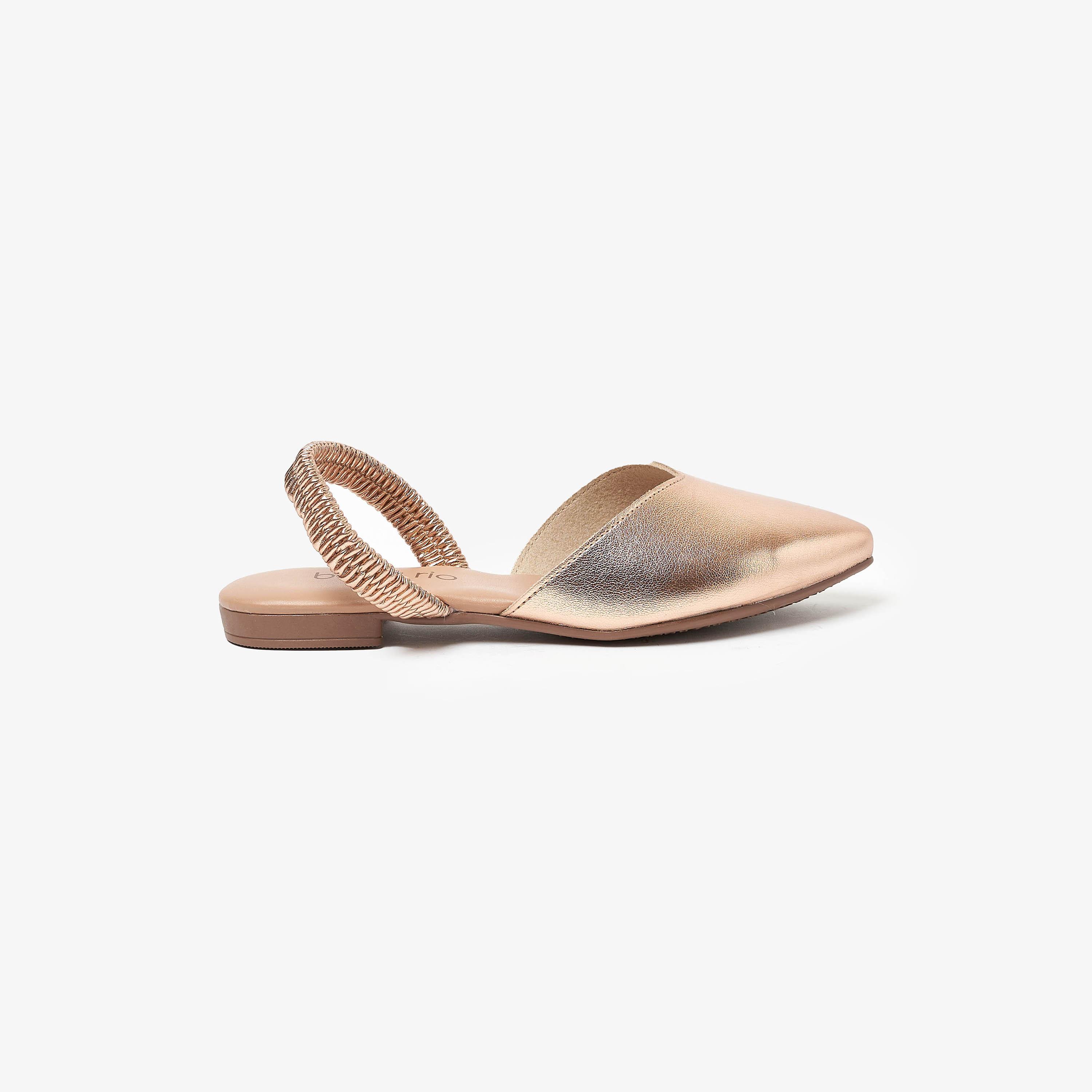 حذاء ميولز من بيرا ريو نسائي بمقدمة مدببة مع حزام خلفي | 4134-446-14710-women-shoes-sandals-flats-image-2