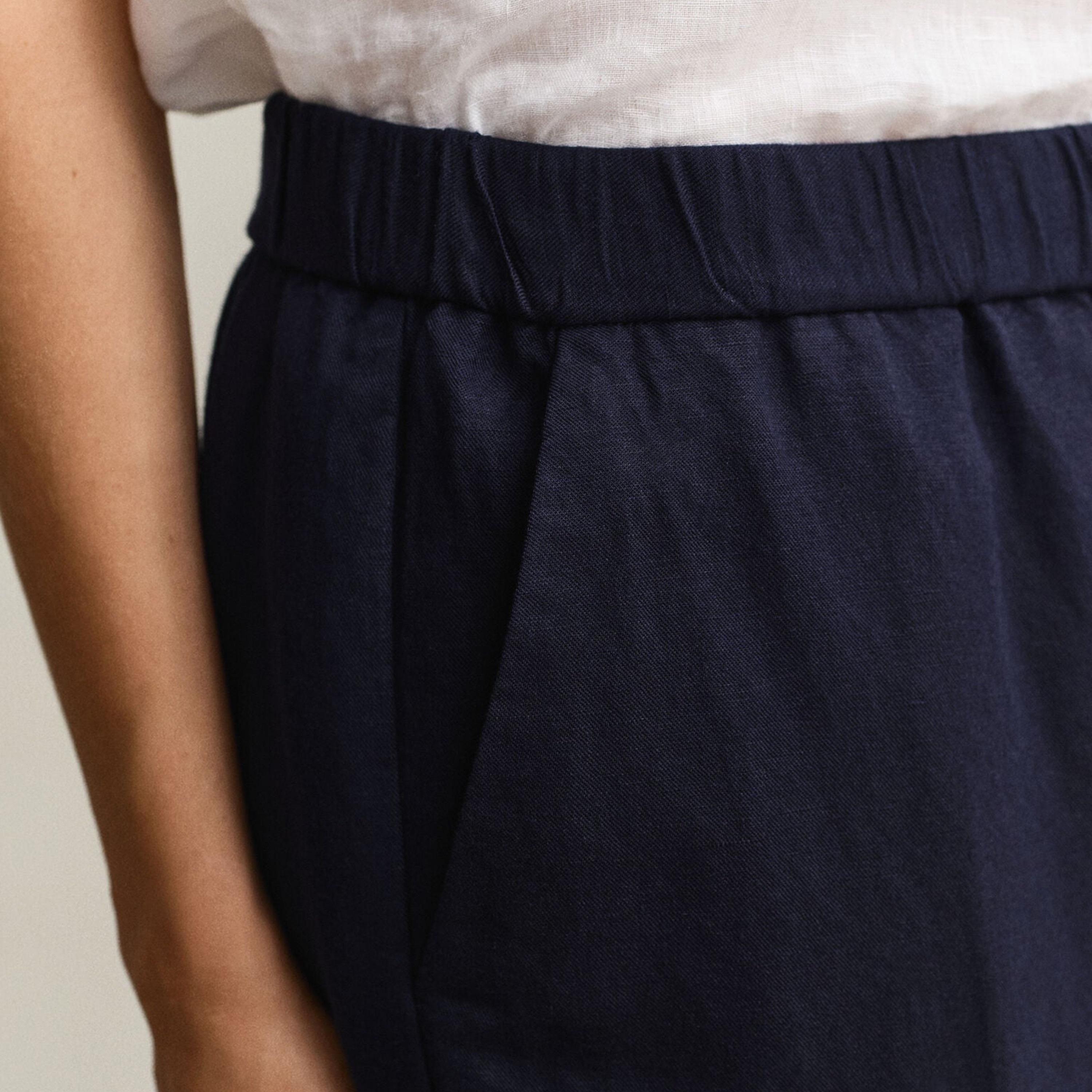Gant Relaxed Fit Plain Mid Rise Elasticated Waist Women's Trousers-women-clothing-bottoms-trousers-image-3