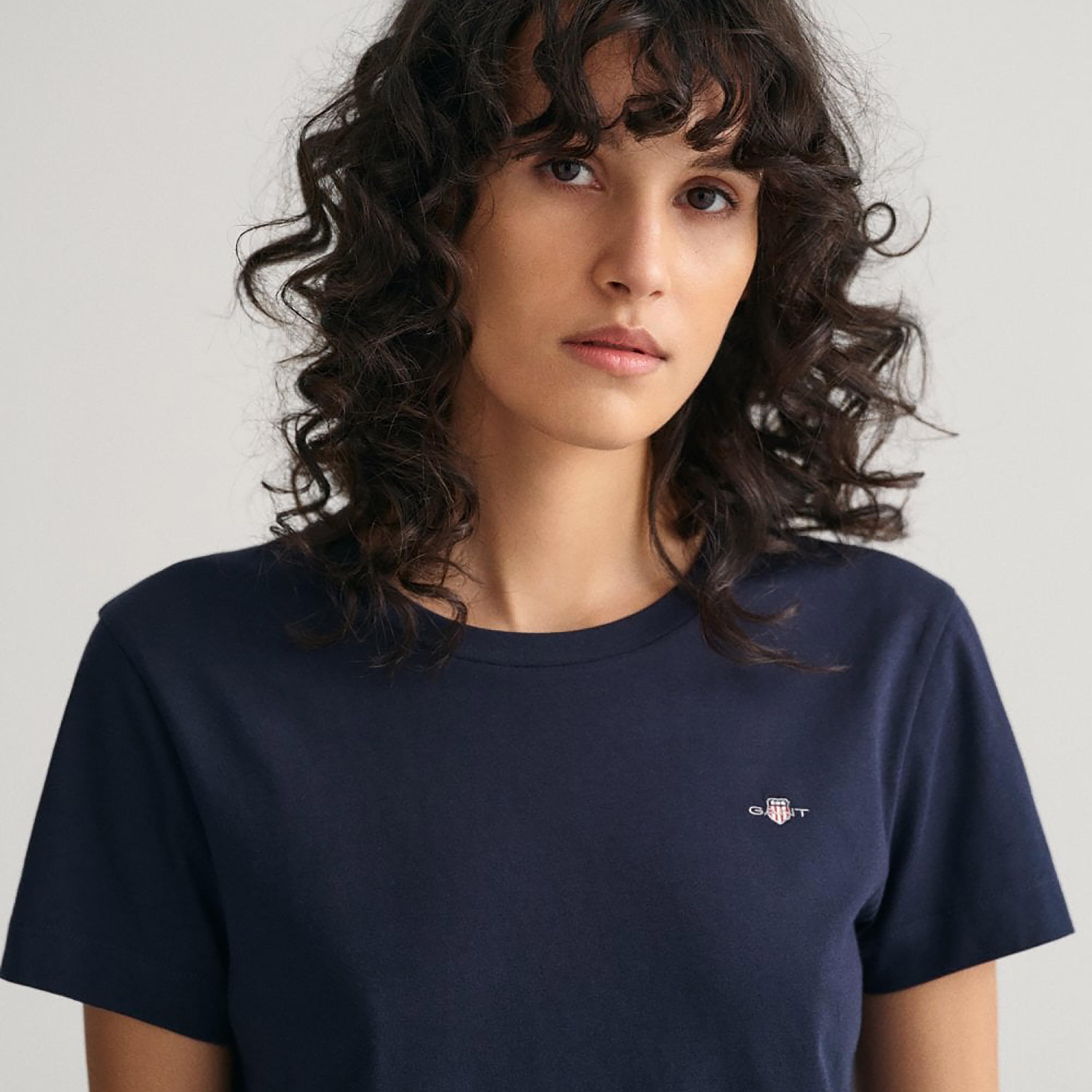 تي-شيرت جانت لوجو بأكمام قصيرة وياقة دائرية-women-clothing-tshirts-image-3