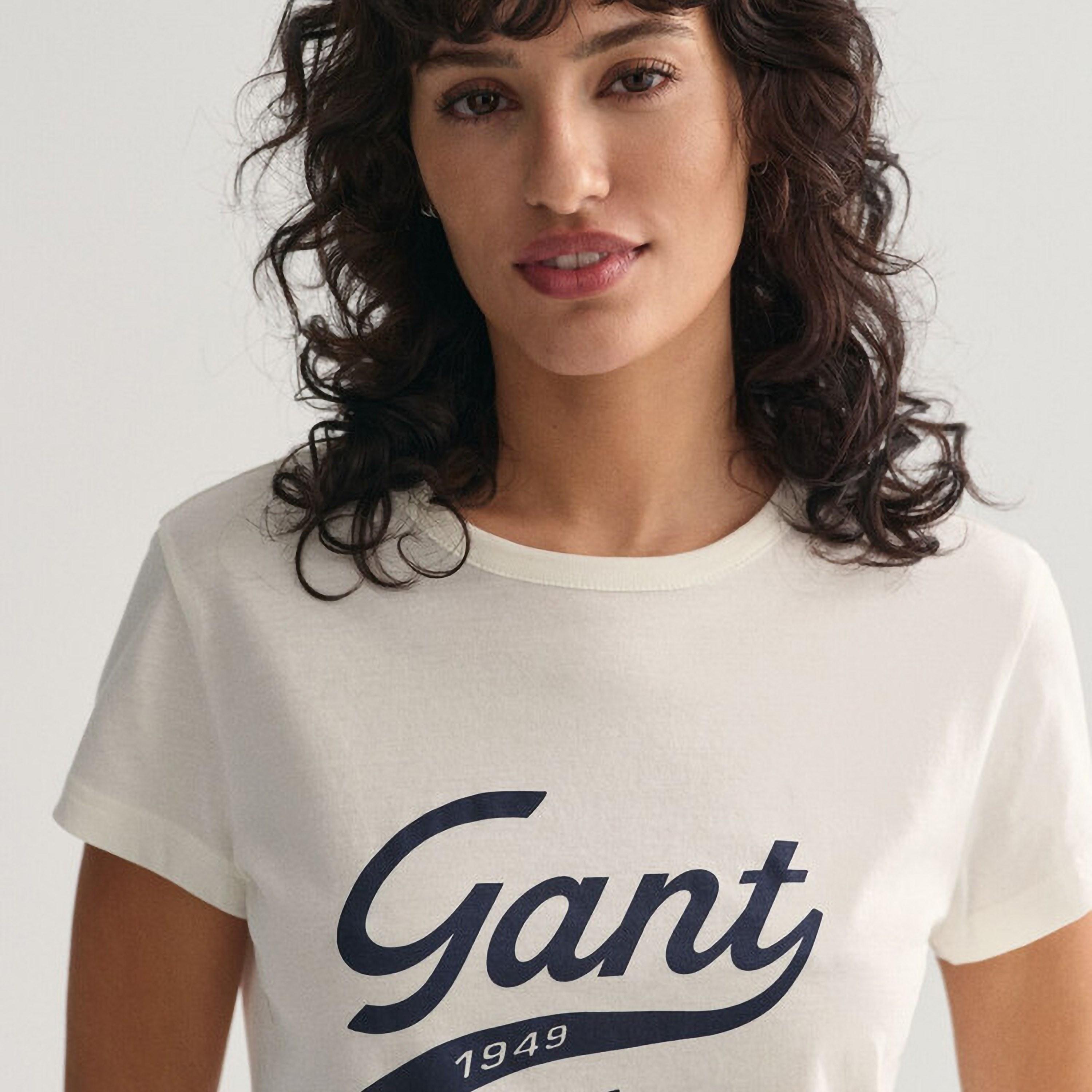 تي شيرت نسائي برقبة دائرية وأكمام قصيرة وطبعة شعار Gant-women-clothing-tshirts-image-1