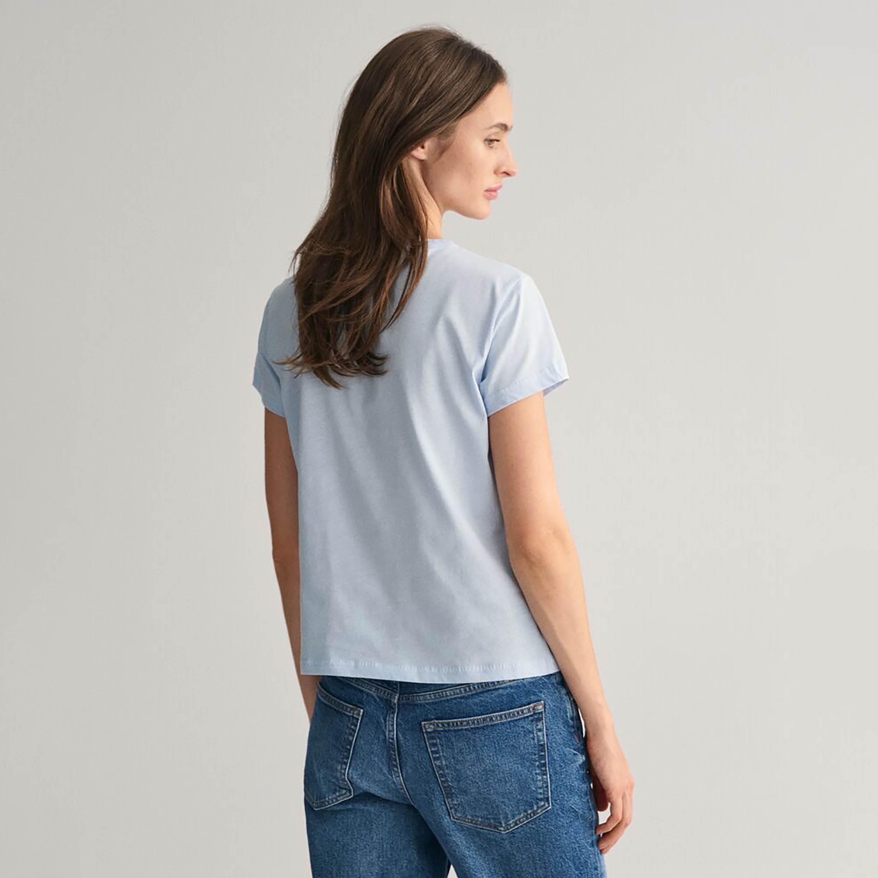 تي شيرت نسائي برقبة دائرية وأكمام قصيرة وطبعة شعار Gant-women-clothing-tshirts-image-5