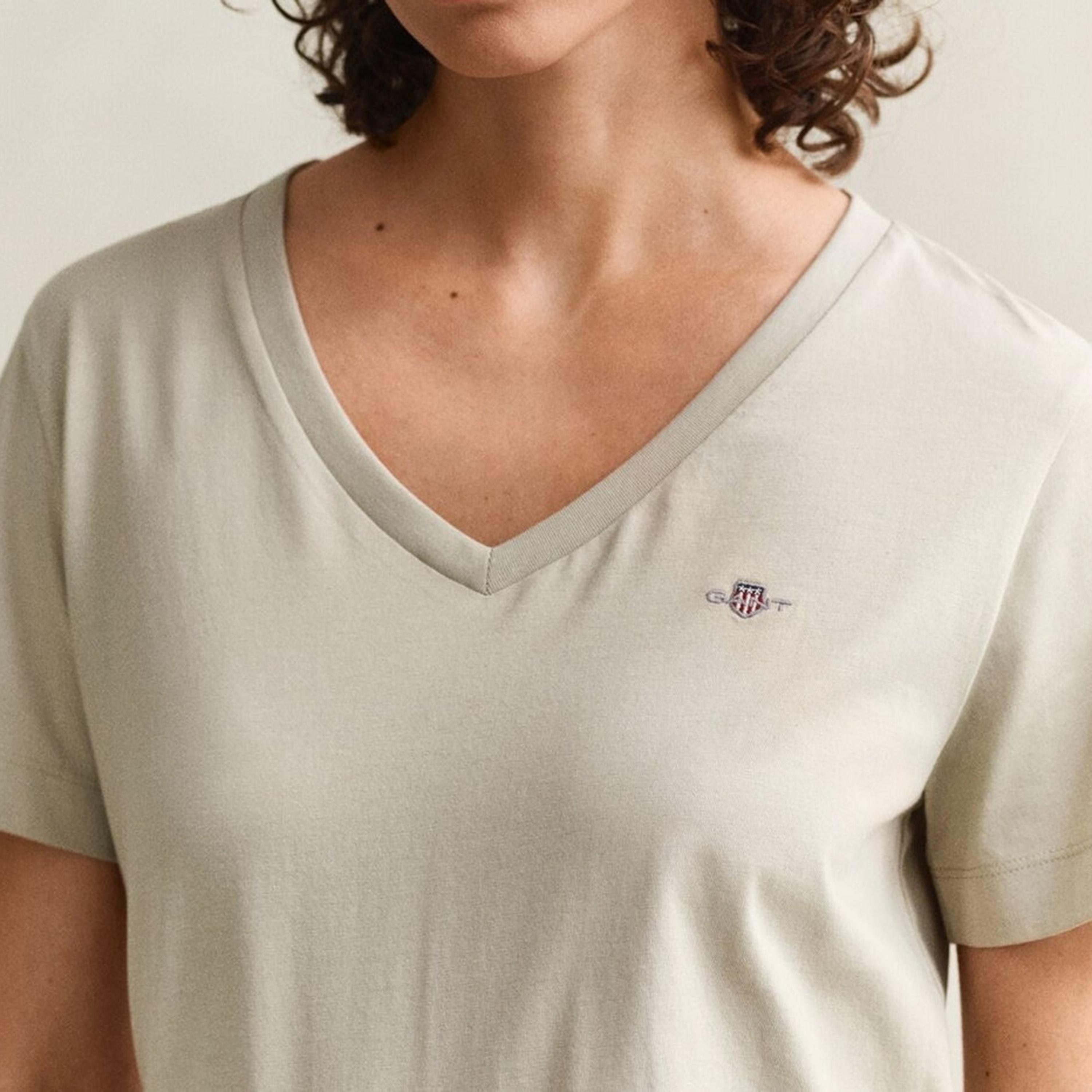 تي شيرت نسائي بأكمام قصيرة ورقبة على شكل حرف V من جانت-women-clothing-tshirts-image-3