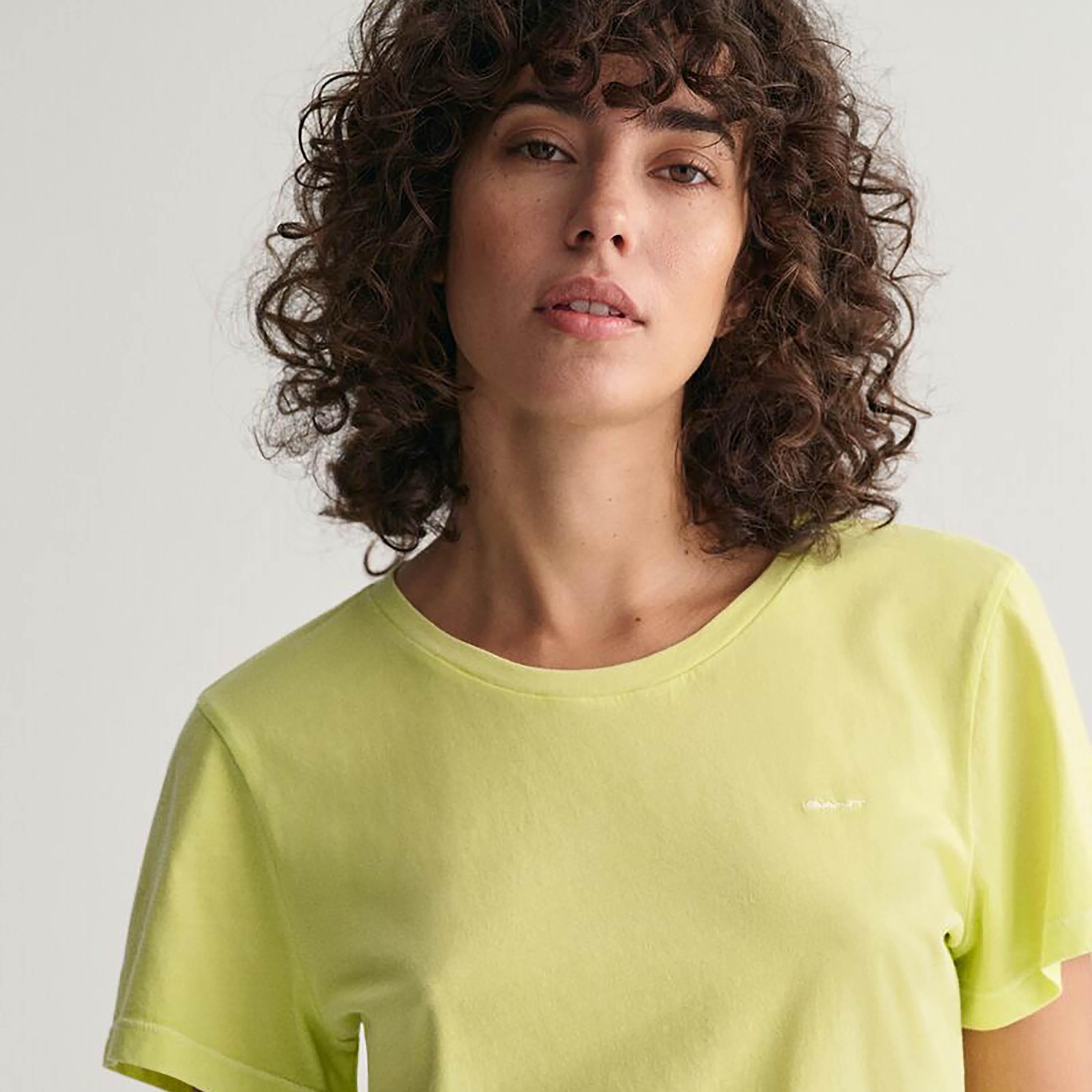 تي شيرت نسائي سادة بياقة دائرية وأكمام قصيرة من غانت-women-clothing-tshirts-image-7