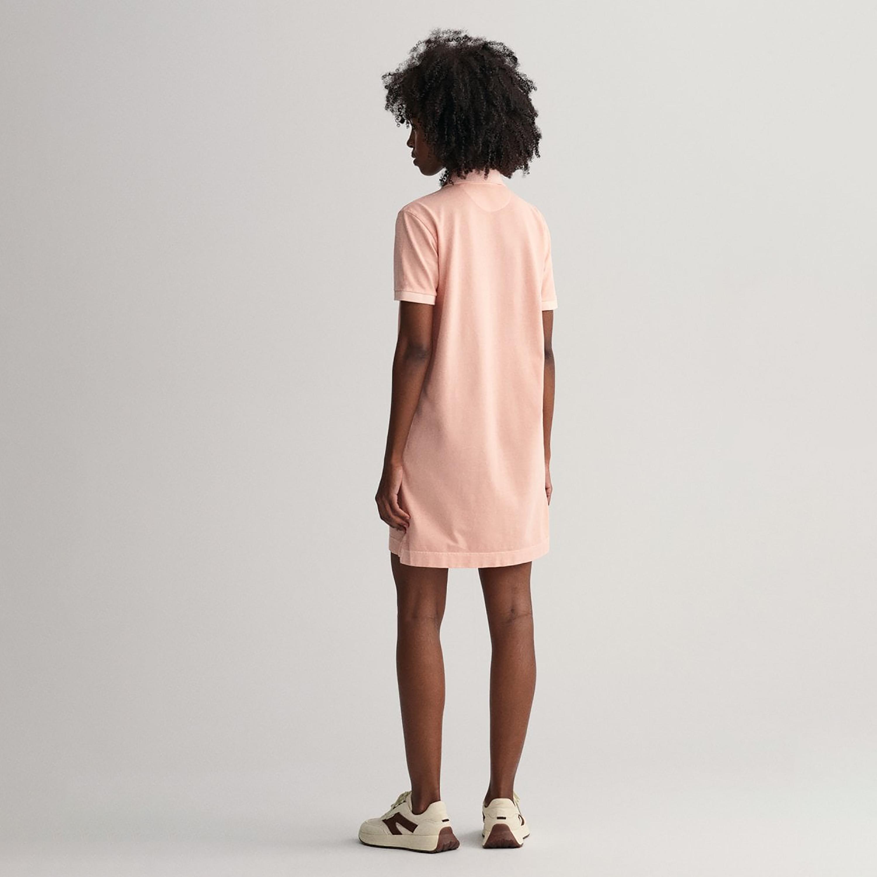 فستان قصير بياقة تي-شيرت وشعار جانت-women-clothing-dresses-image-4