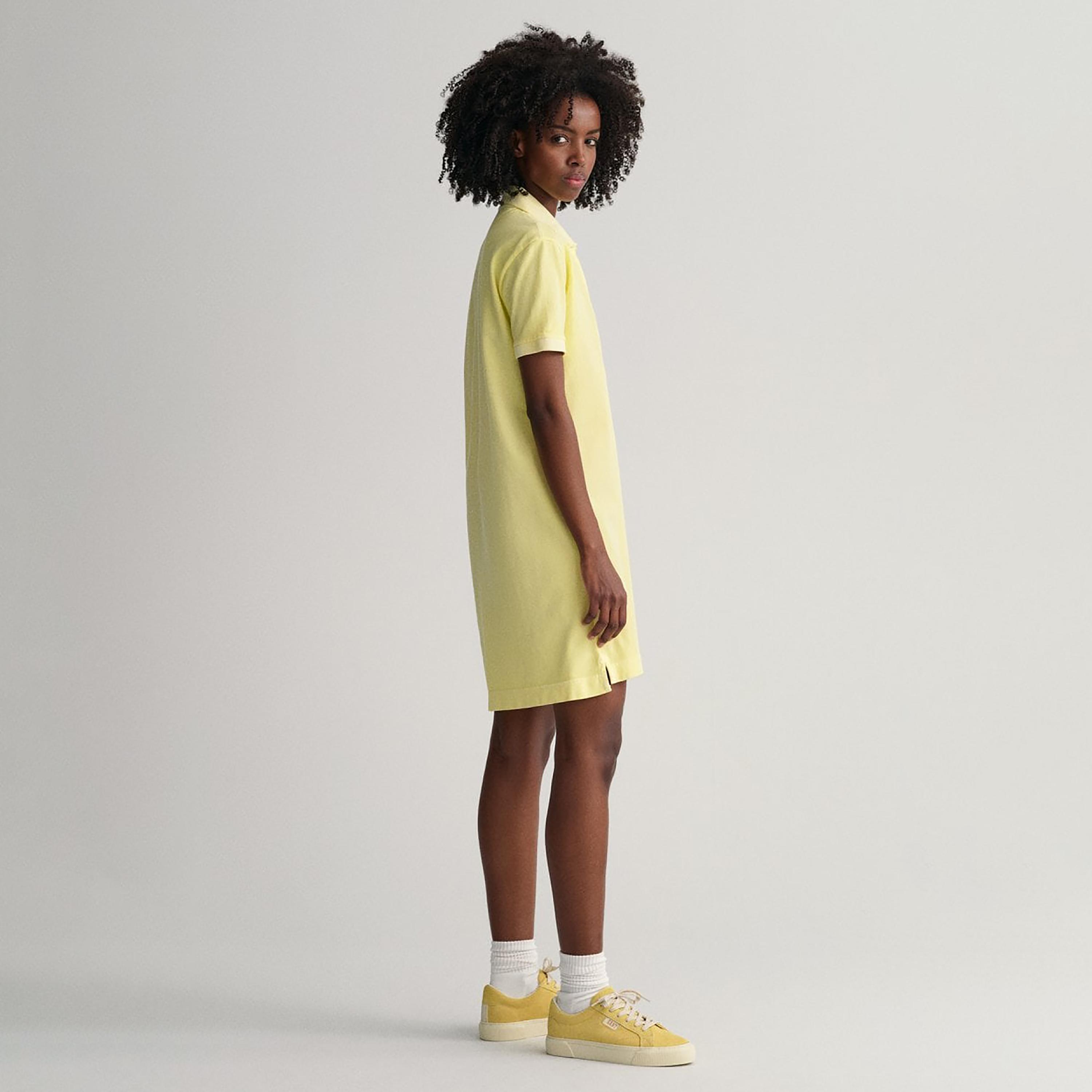 فستان قصير بياقة تي-شيرت وشعار جانت-women-clothing-dresses-image-3