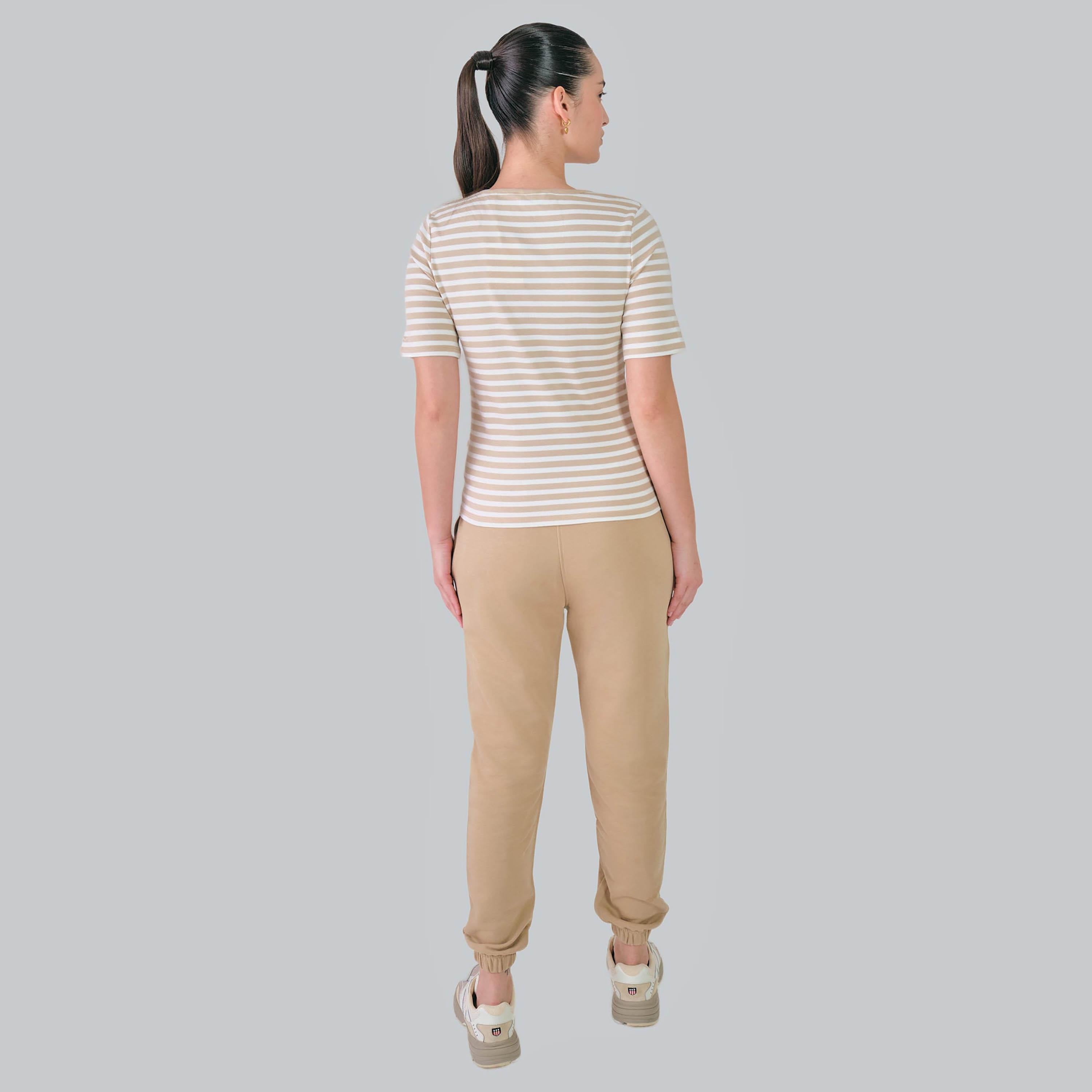 تي شيرت نسائي مخطط بياقة دائرية وأكمام قصيرة من غانت-women-clothing-tshirts-image-14