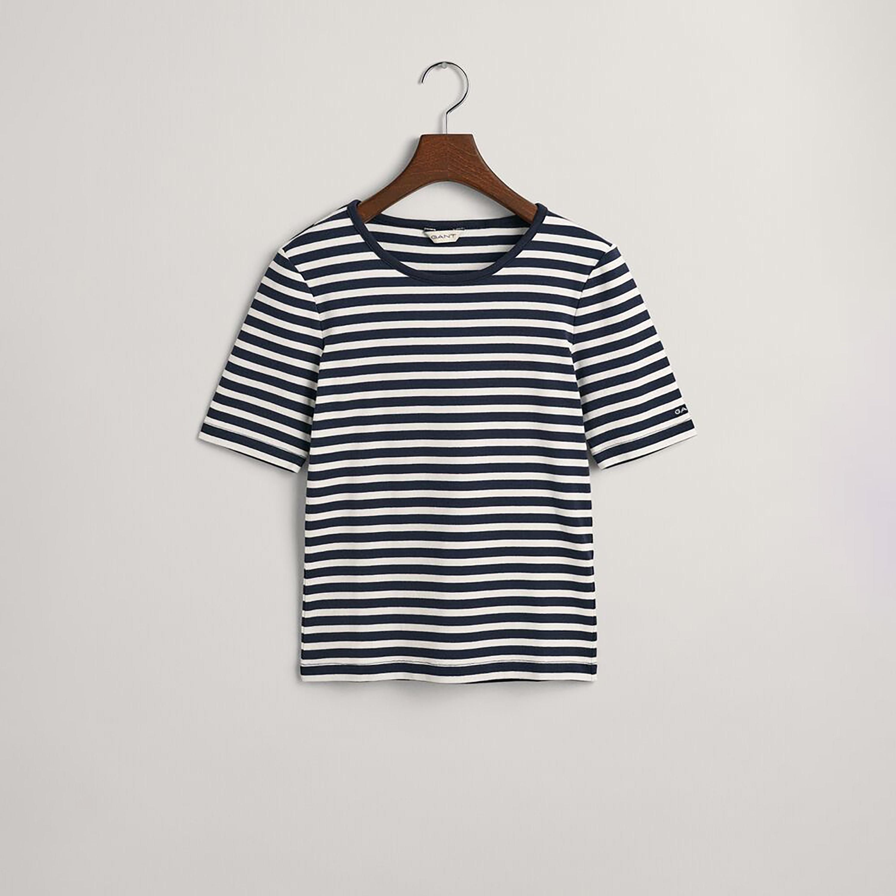 تي شيرت نسائي مخطط بياقة دائرية وأكمام قصيرة من غانت-women-clothing-tshirts-image-1