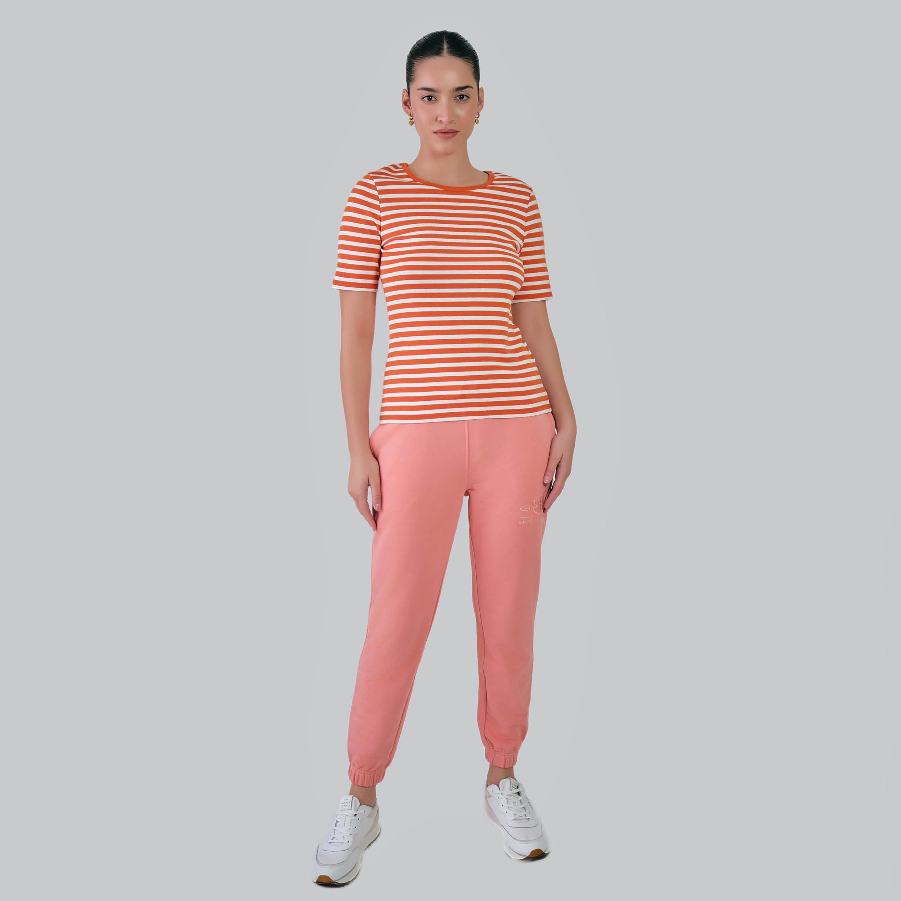 تي شيرت نسائي مخطط بياقة دائرية وأكمام قصيرة من غانت-women-clothing-tshirts-image-9