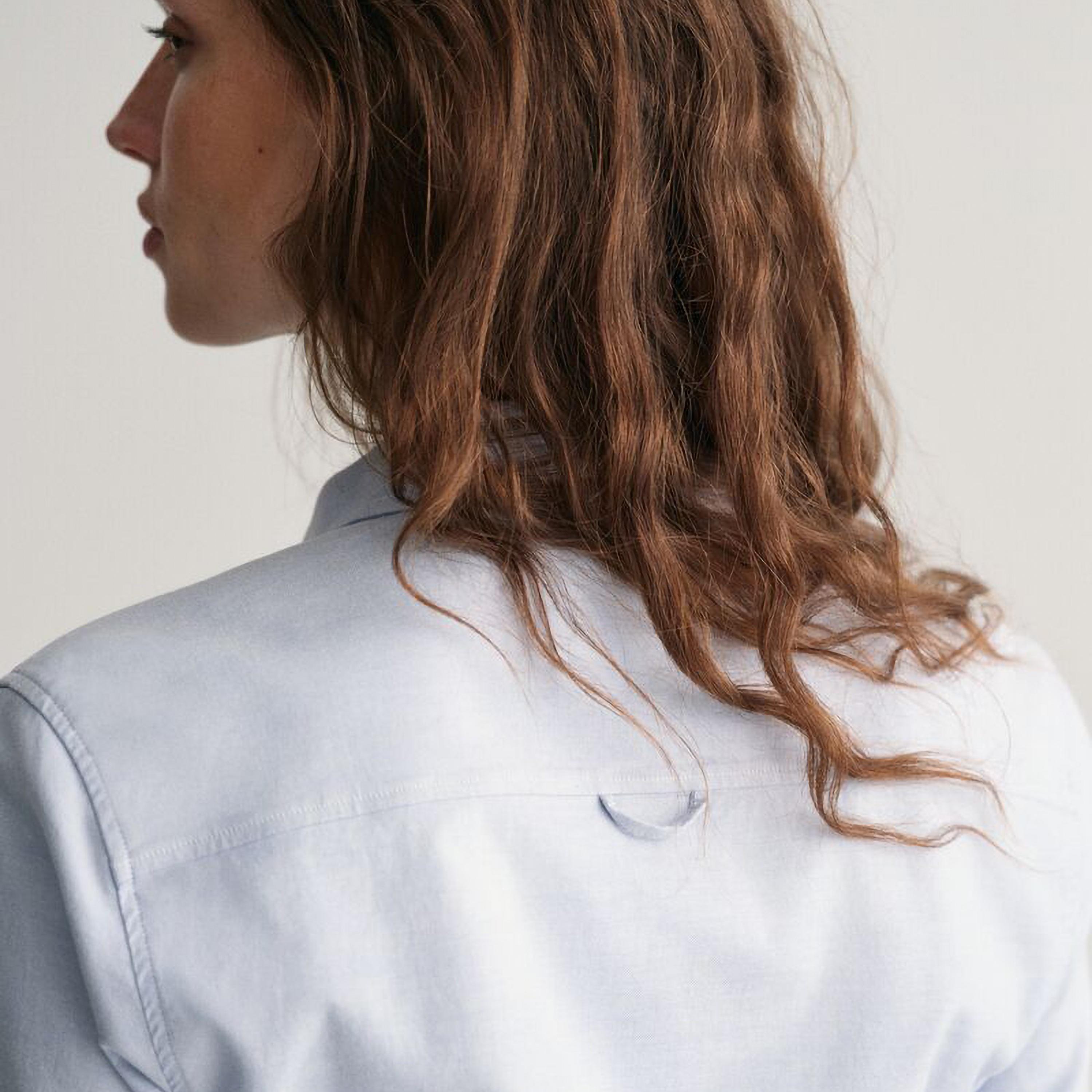 قميص غانت ذو ياقة عادية وأكمام طويلة-women-clothing-shirtsandblouses-blouses-image-5