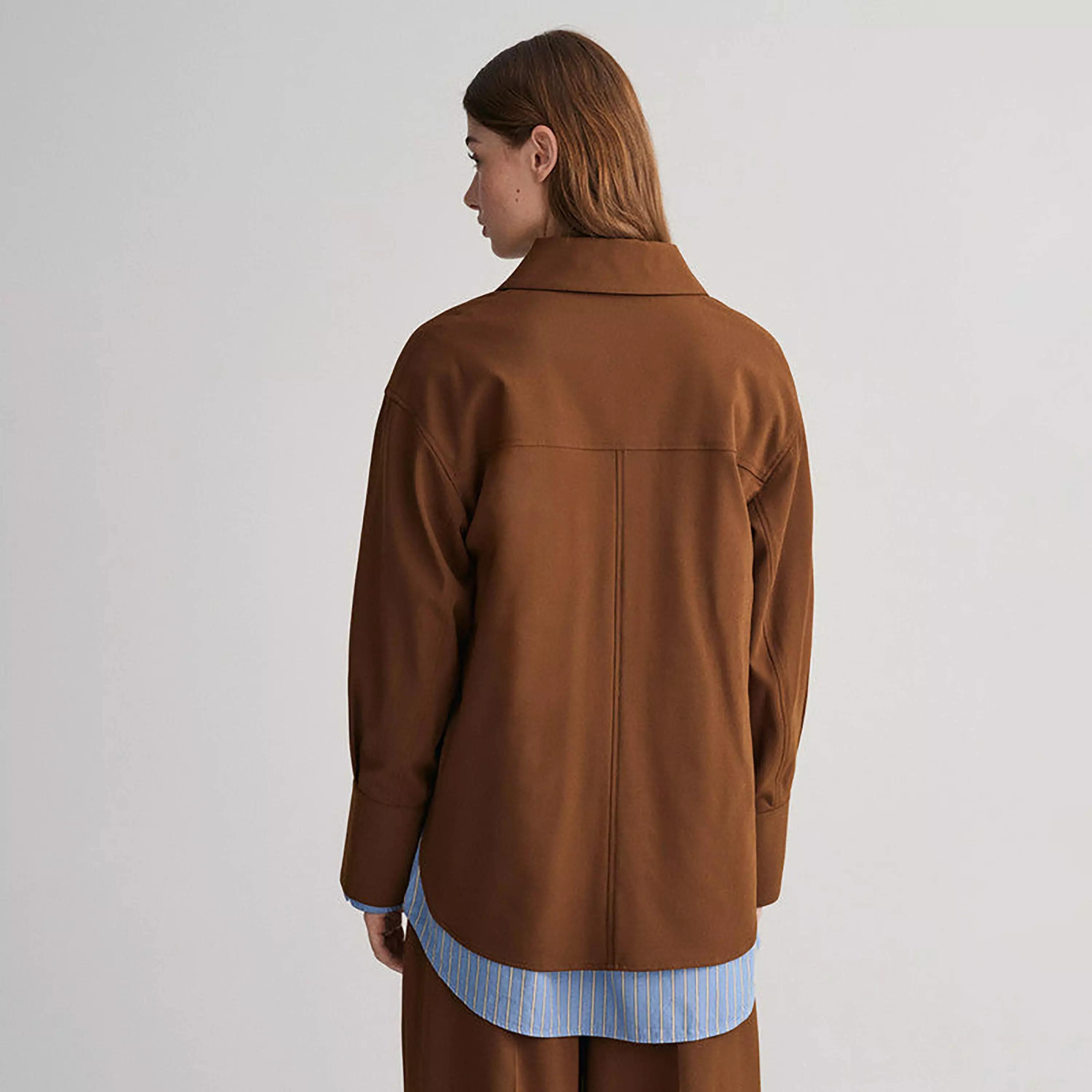 قميص نسائي بأكمام طويلة وياقة مريحة من Gant-women-clothing-shirtsandblouses-shirts-image-4