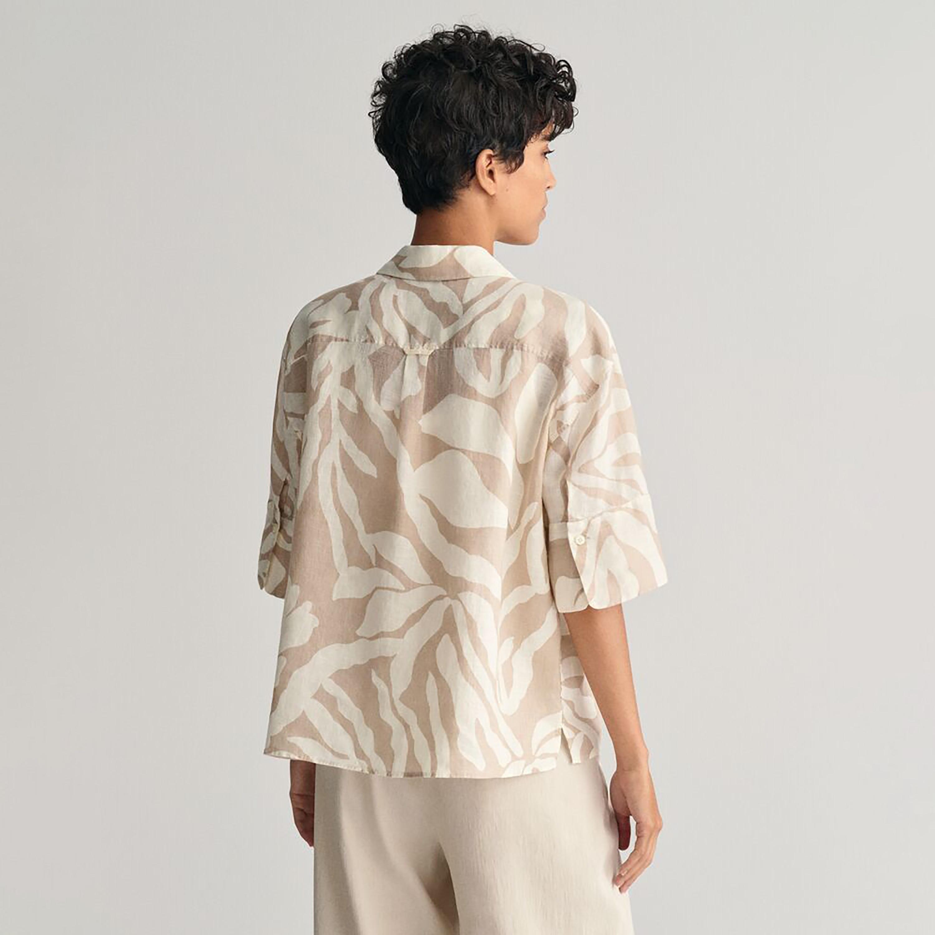 قميص نسائي من Gant ذو قصة مريحة ومطبوع بياقة طية صدر السترة وأكمام ثلاثة أرباع-women-clothing-shirtsandblouses-shirts-image-3