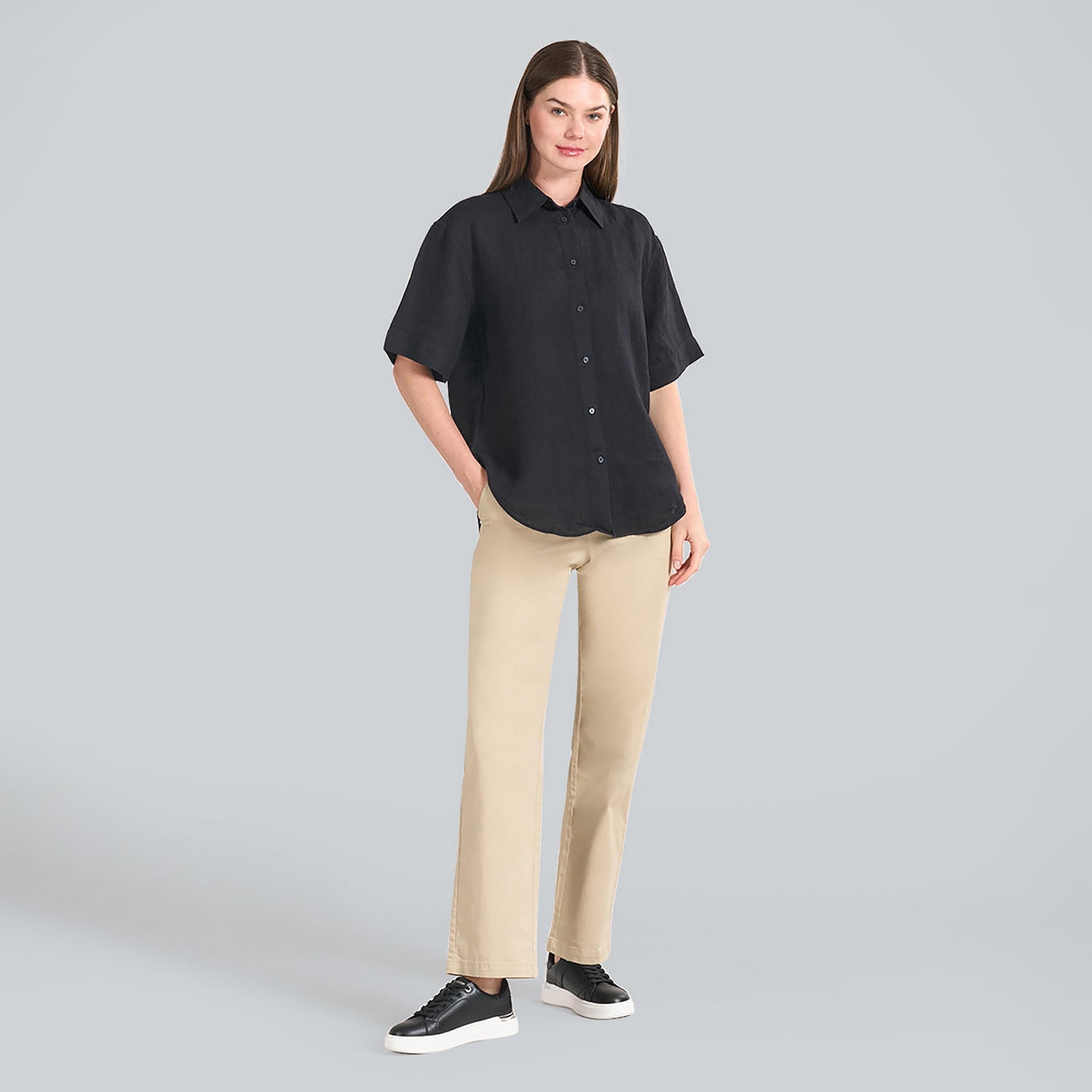 قميص كتان نسائي بقصة مريحة وسادة وياقة مدببة وأكمام قصيرة من غانت-women-clothing-shirtsandblouses-shirts-image-3