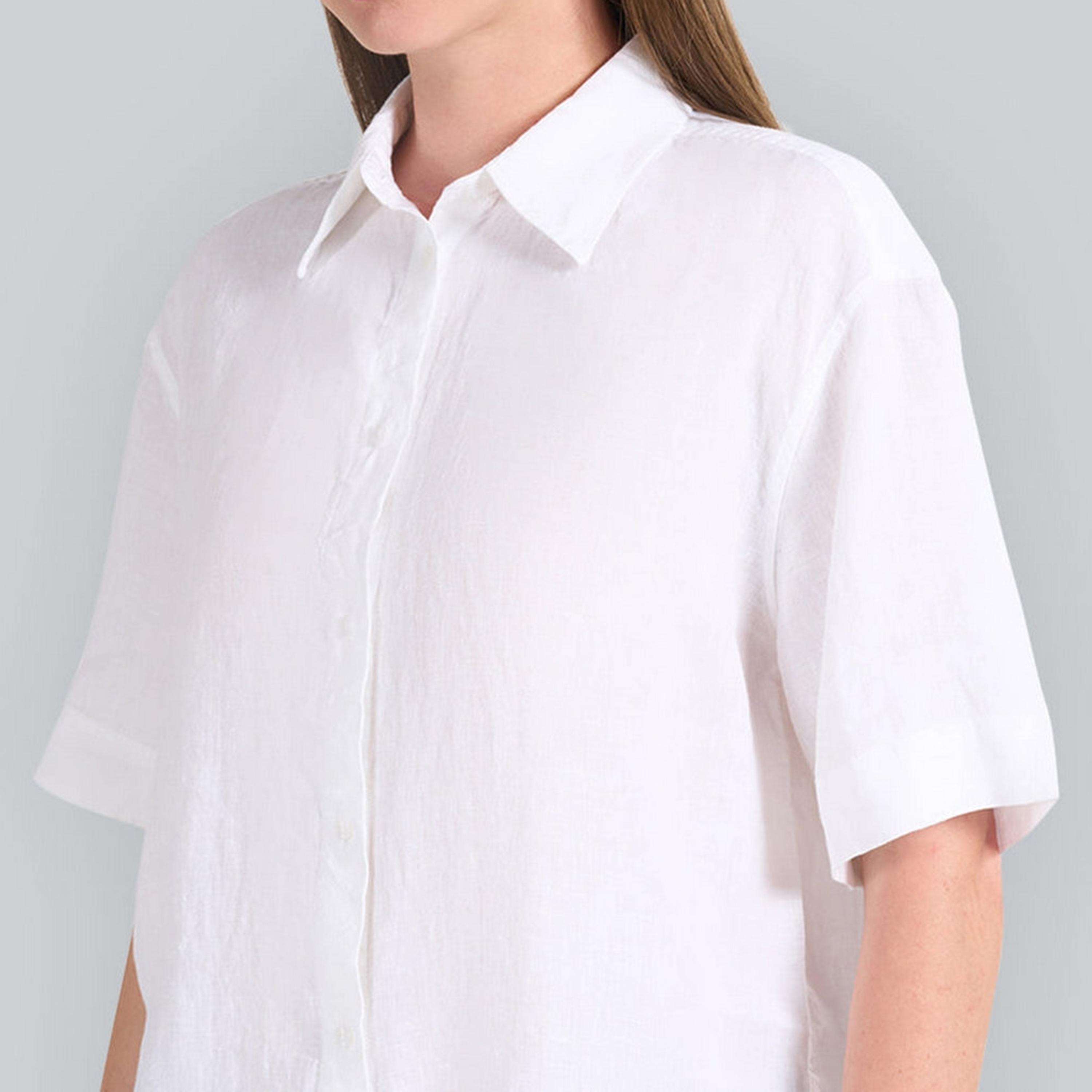 قميص كتان نسائي بقصة مريحة وسادة وياقة مدببة وأكمام قصيرة من غانت-women-clothing-shirtsandblouses-shirts-image-2