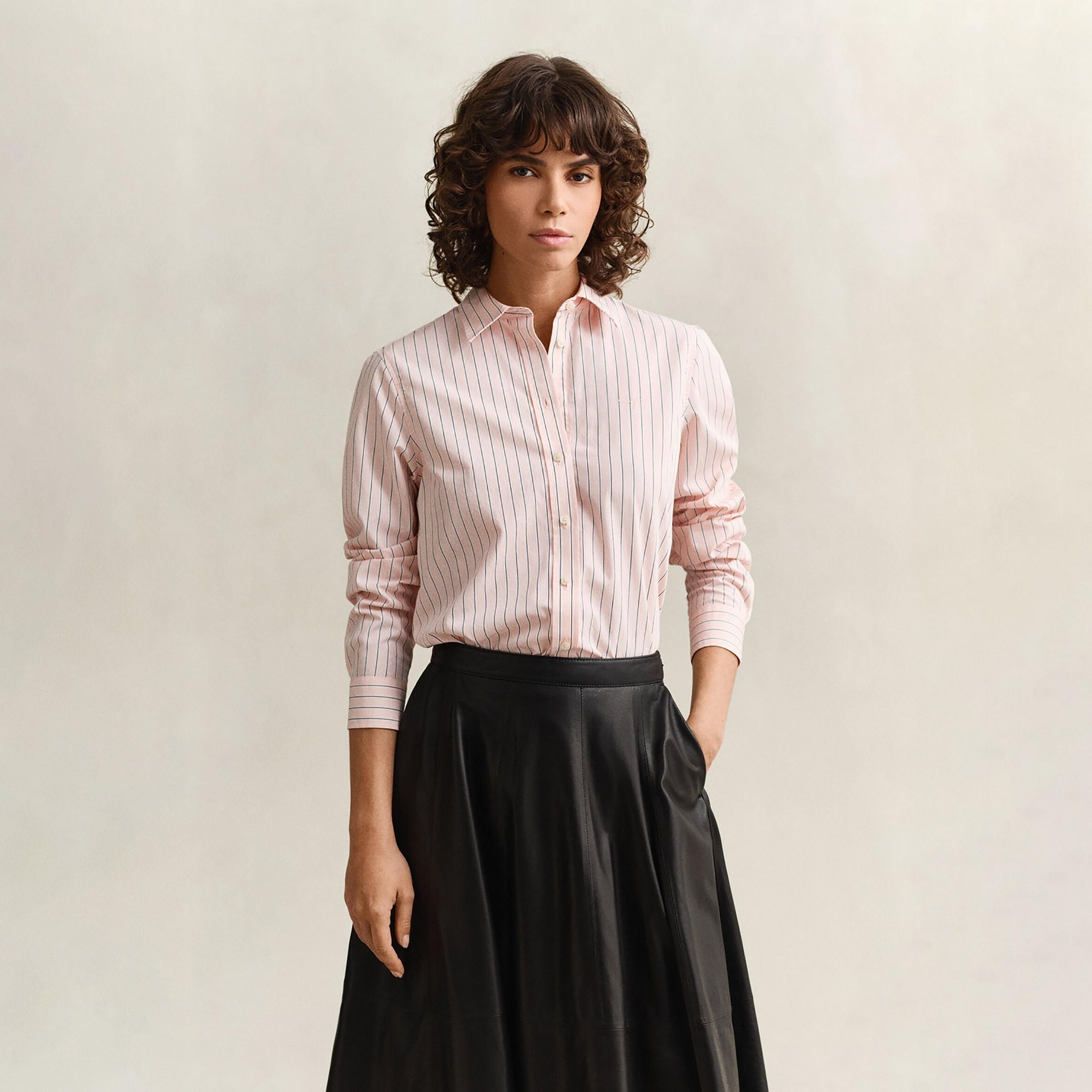 قميص نسائي بقصة مريحة ومخطط بياقة مدببة وأكمام طويلة من غانت-women-clothing-shirtsandblouses-shirts-image-1