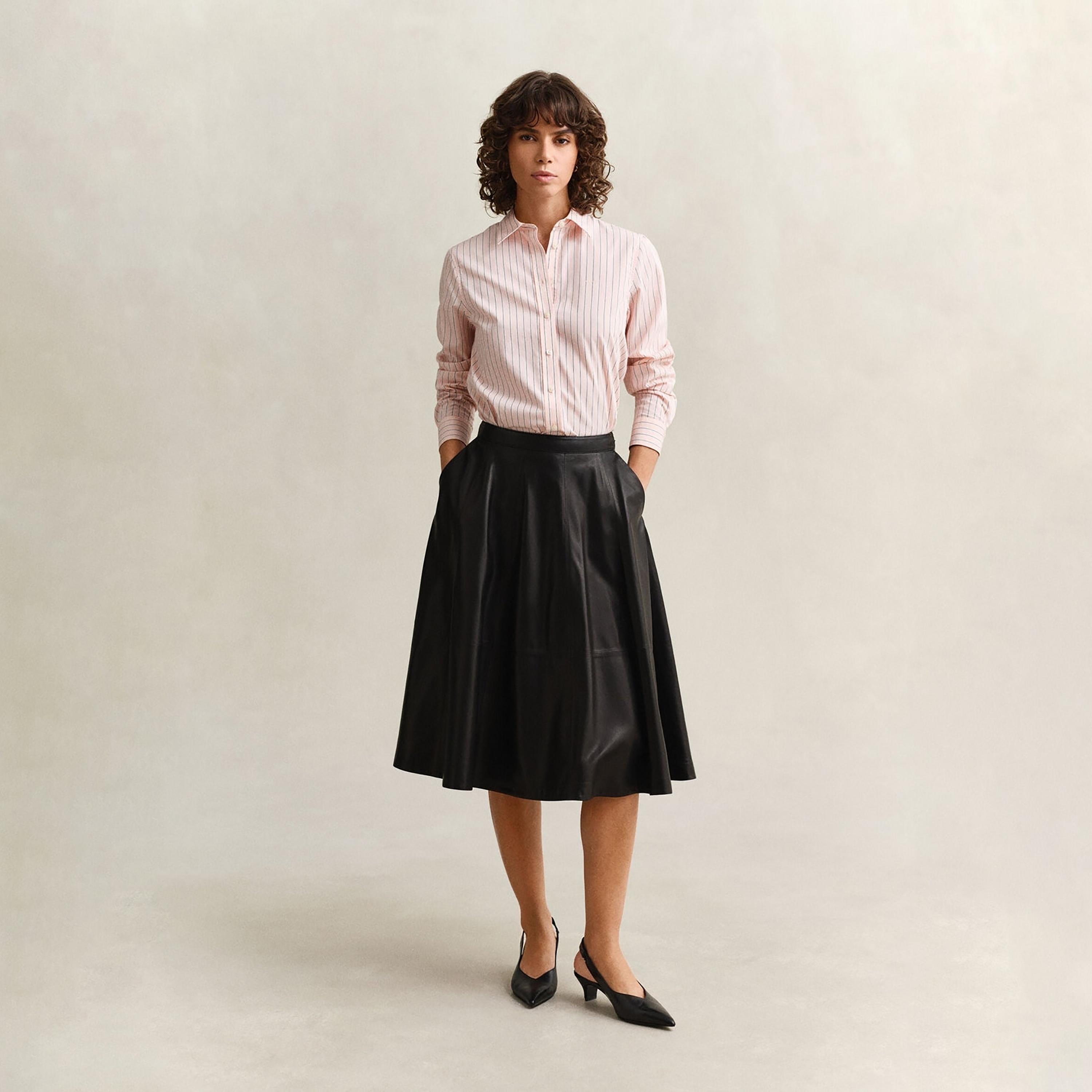 قميص نسائي بقصة مريحة ومخطط بياقة مدببة وأكمام طويلة من غانت-women-clothing-shirtsandblouses-shirts-image-2