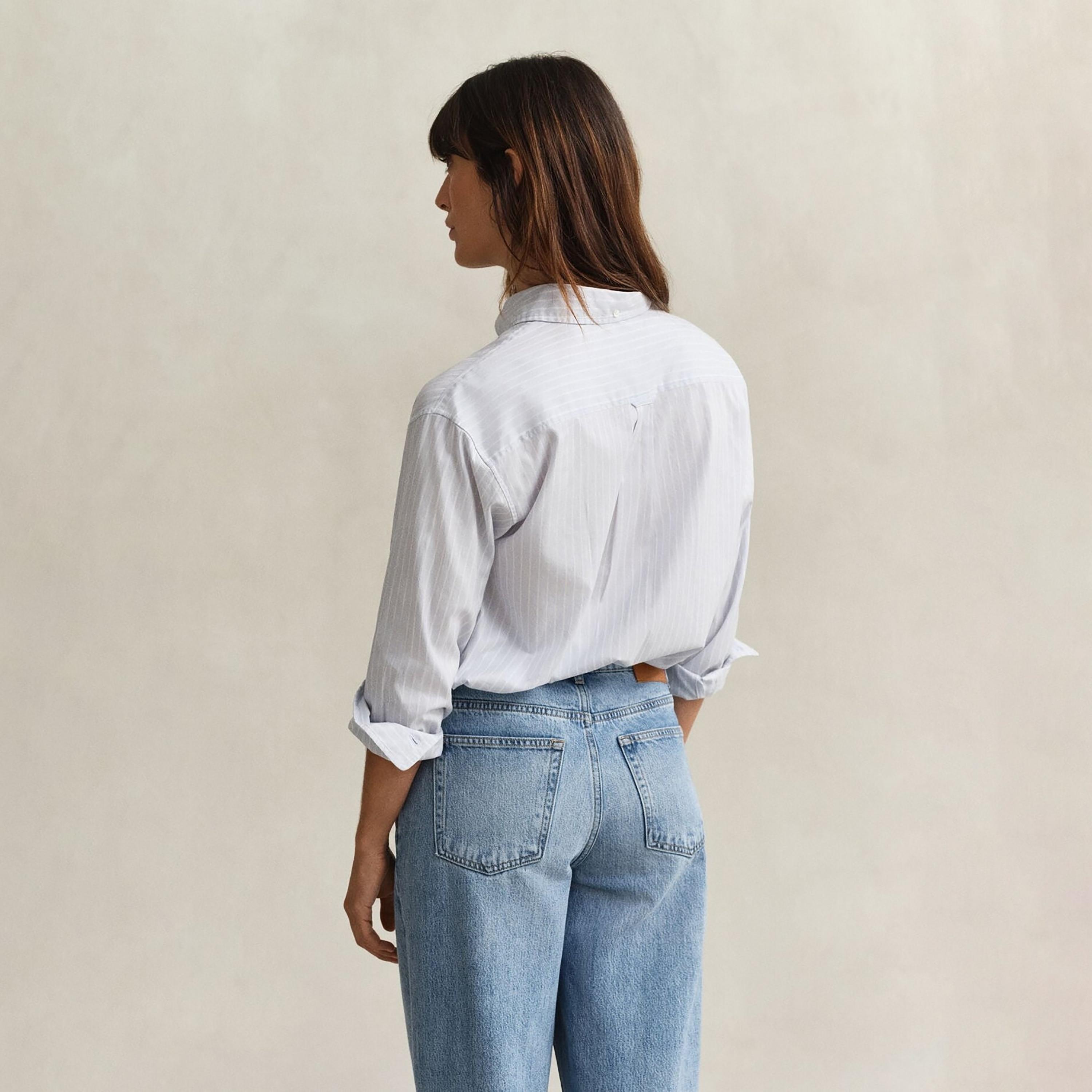 قميص نسائي بقصة مريحة ومخطط بياقة بأزرار وأكمام طويلة من غانت-women-clothing-shirtsandblouses-shirts-image-4