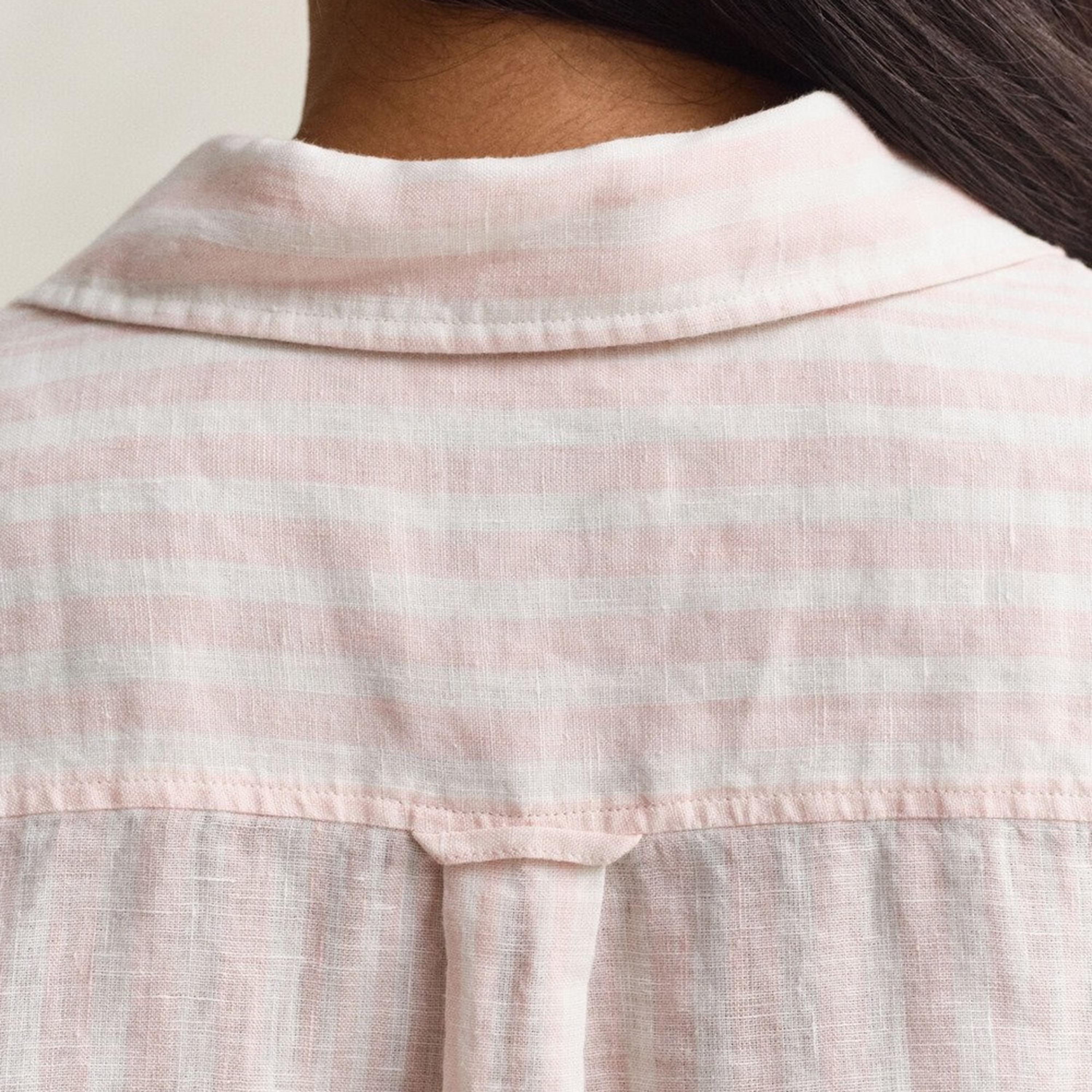 قميص كتان نسائي بقصة مريحة ومخطط بياقة مدببة وأكمام طويلة من غانت-women-clothing-shirtsandblouses-shirts-image-5