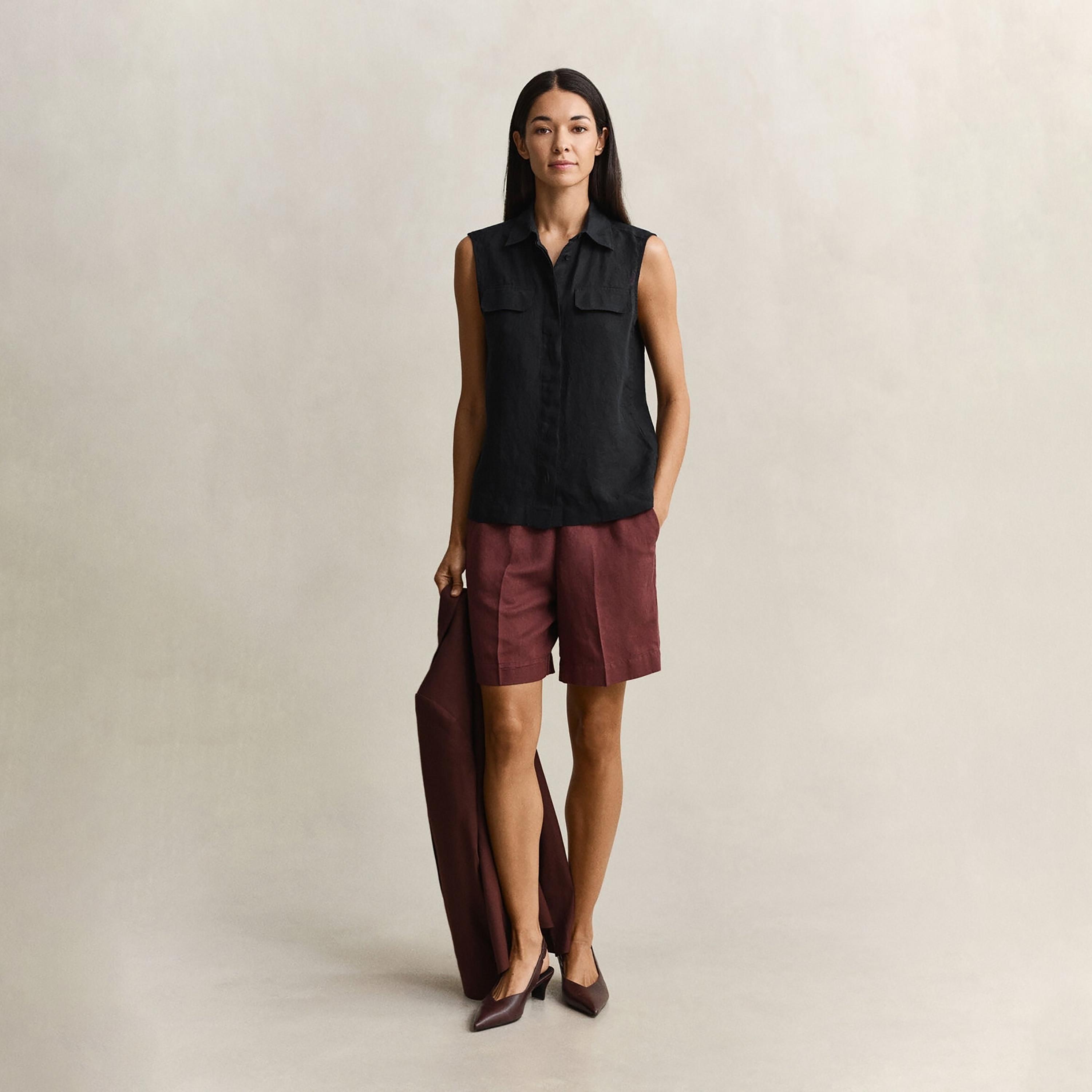 قميص كتان نسائي بقصة عادية وسادة وياقة مدببة وبدون أكمام من غانت-women-clothing-shirtsandblouses-shirts-image-2