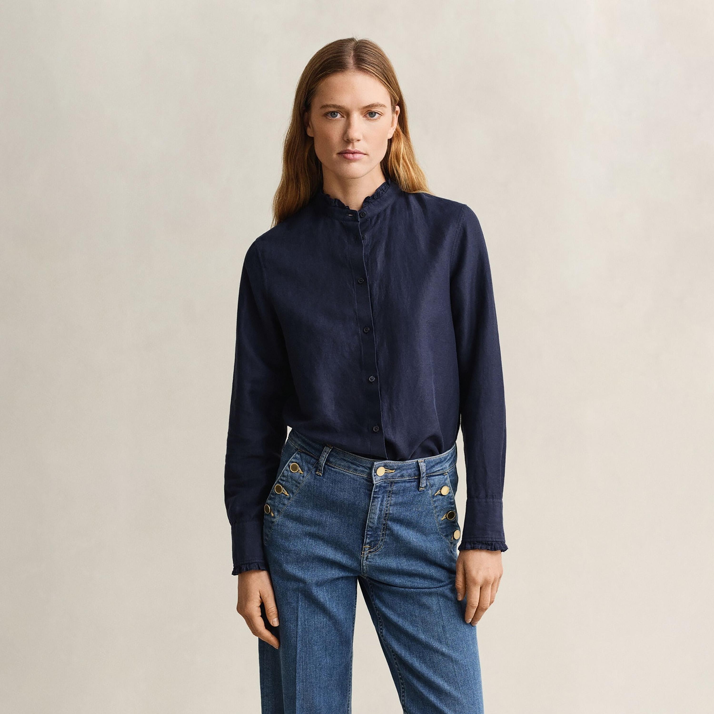 بلوزة كتان نسائية بقصة عادية وسادة بياقة مكشكشة وأكمام طويلة من غانت-women-clothing-shirtsandblouses-blouses-image-1