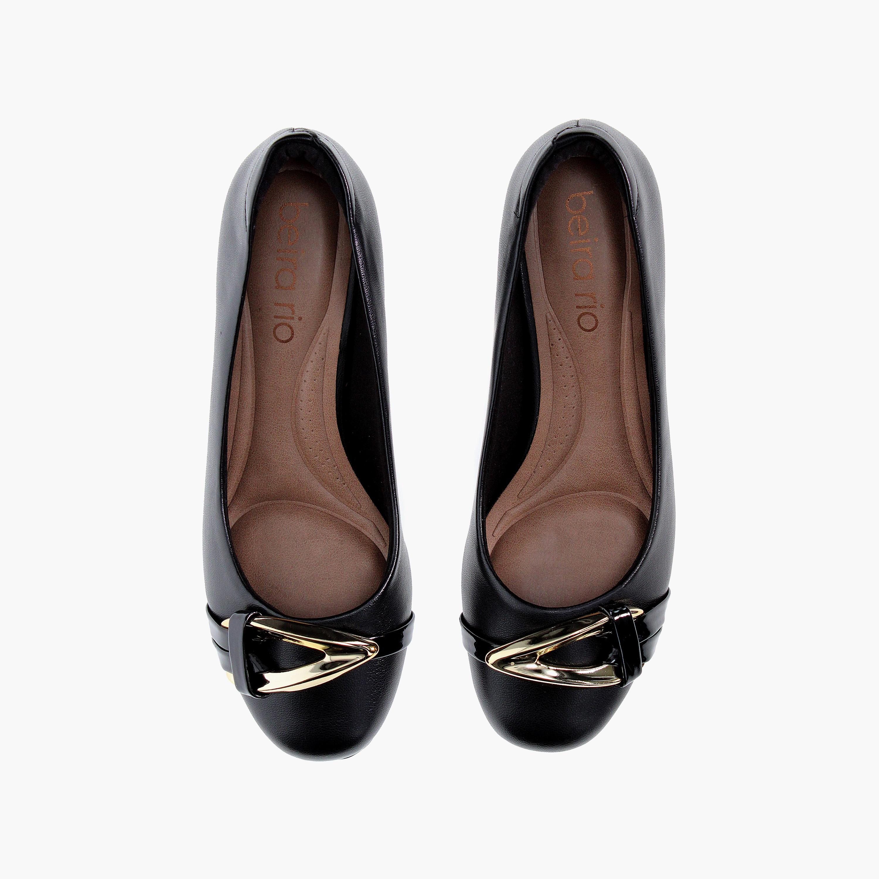 حذاء بمبز نسائي بكعب بلوك من بيرا ريو مع مزين بإبزيم ذهبي | 4301-105-9569-women-shoes-heels-image-5