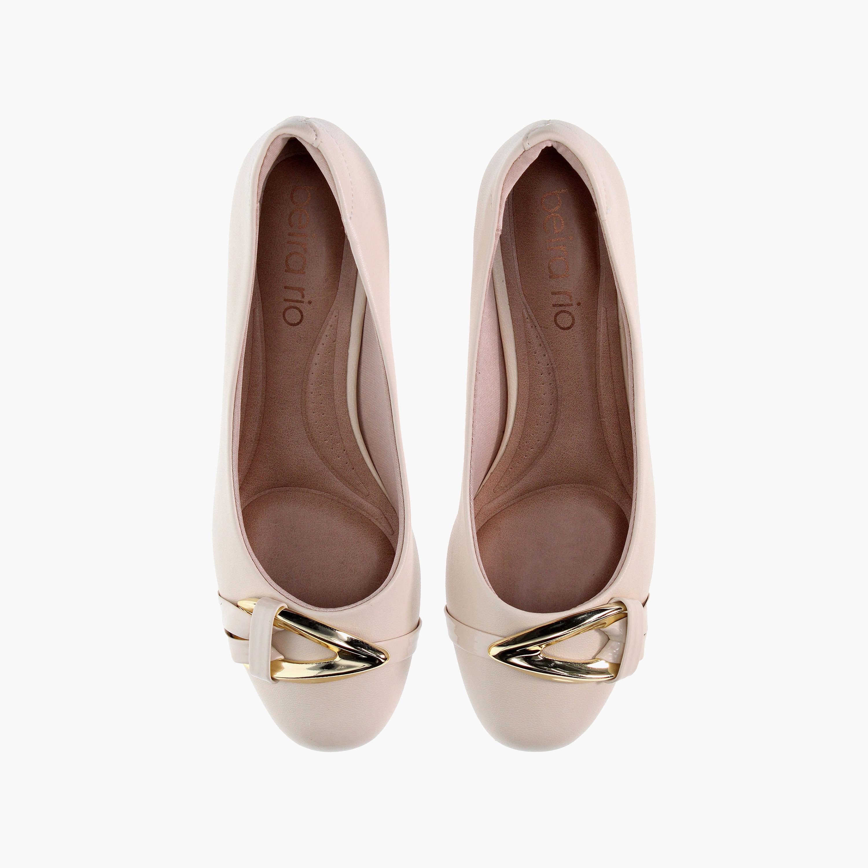حذاء بمبز نسائي بكعب بلوك من بيرا ريو مع مزين بإبزيم ذهبي | 4301-105-9569-women-shoes-heels-image-5