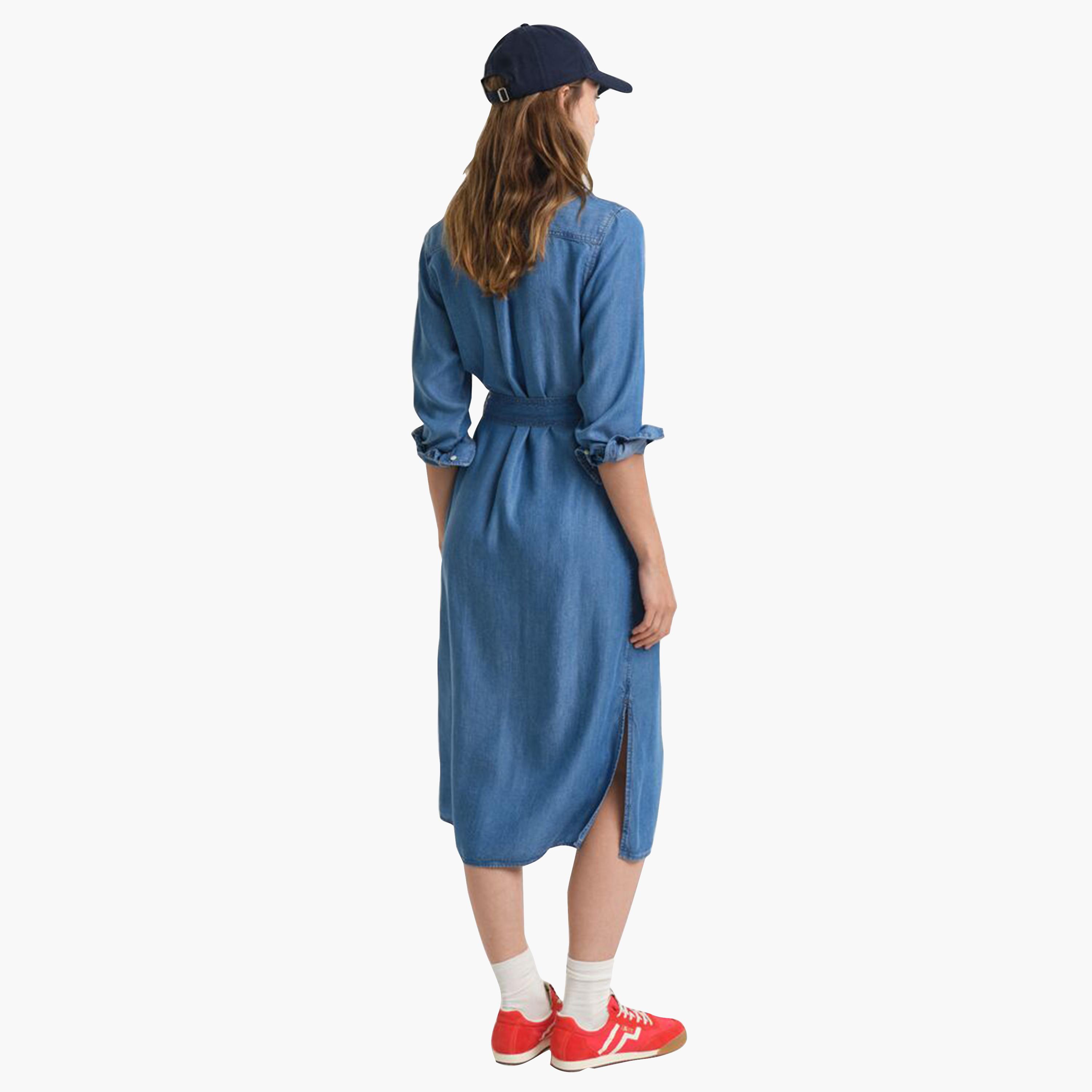 فستان قميص ميدي حريمي من قماش الشامبري الأزرق بياقة بأزرار من جانت-women-clothing-dresses-image-4